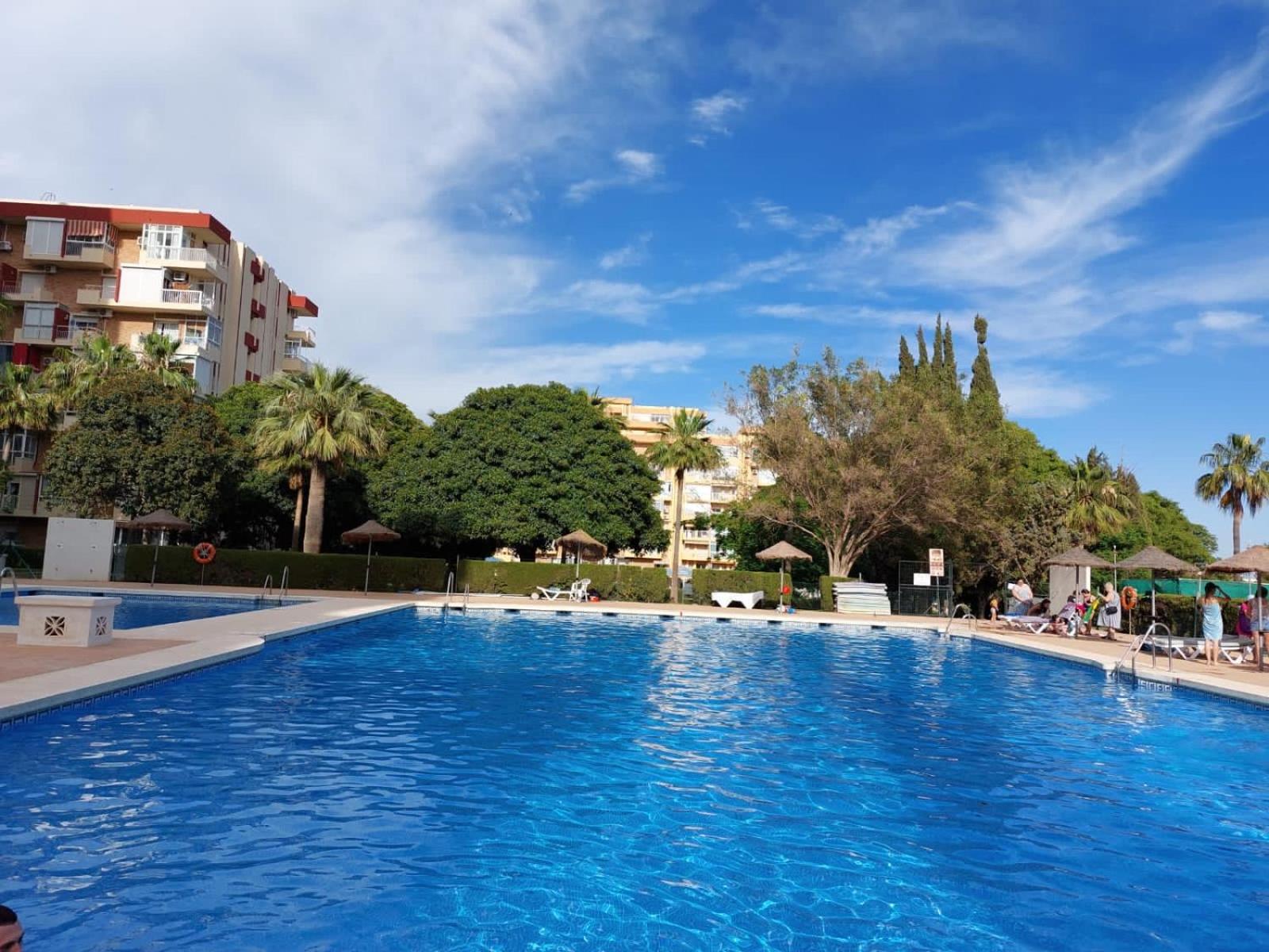 Encantador Estudio con Piscina