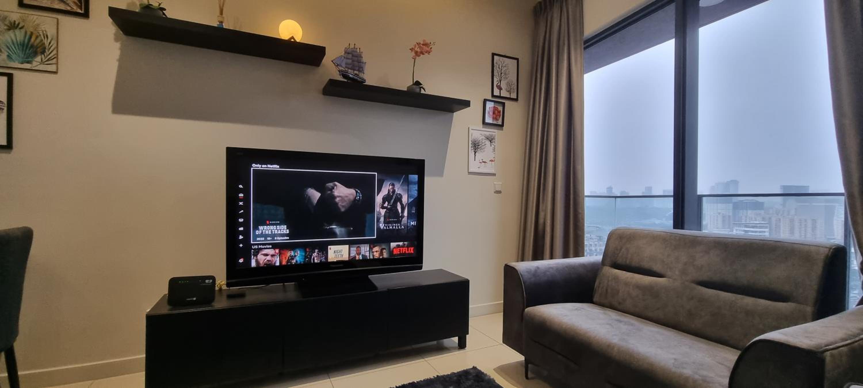 Continew Residence by Mikey - Premium Unit
