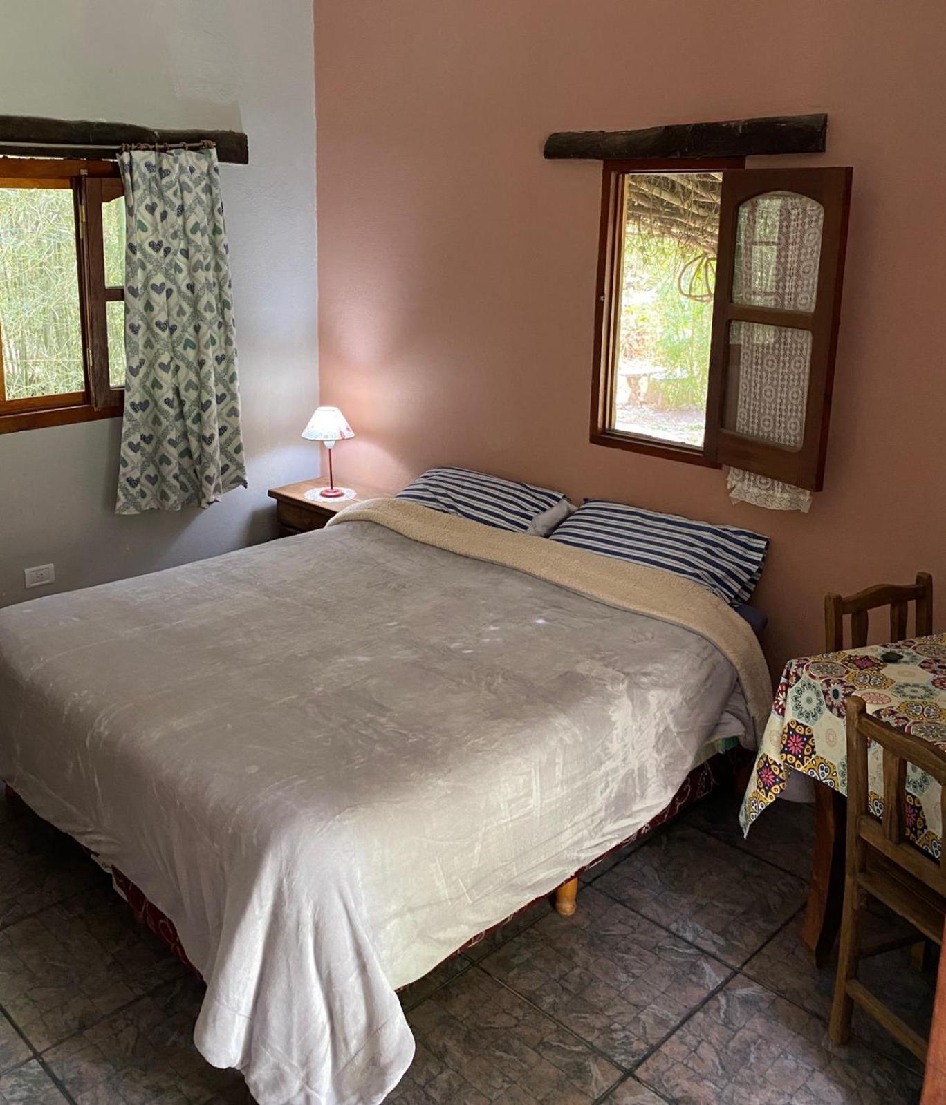Los Horneros, Cabañas