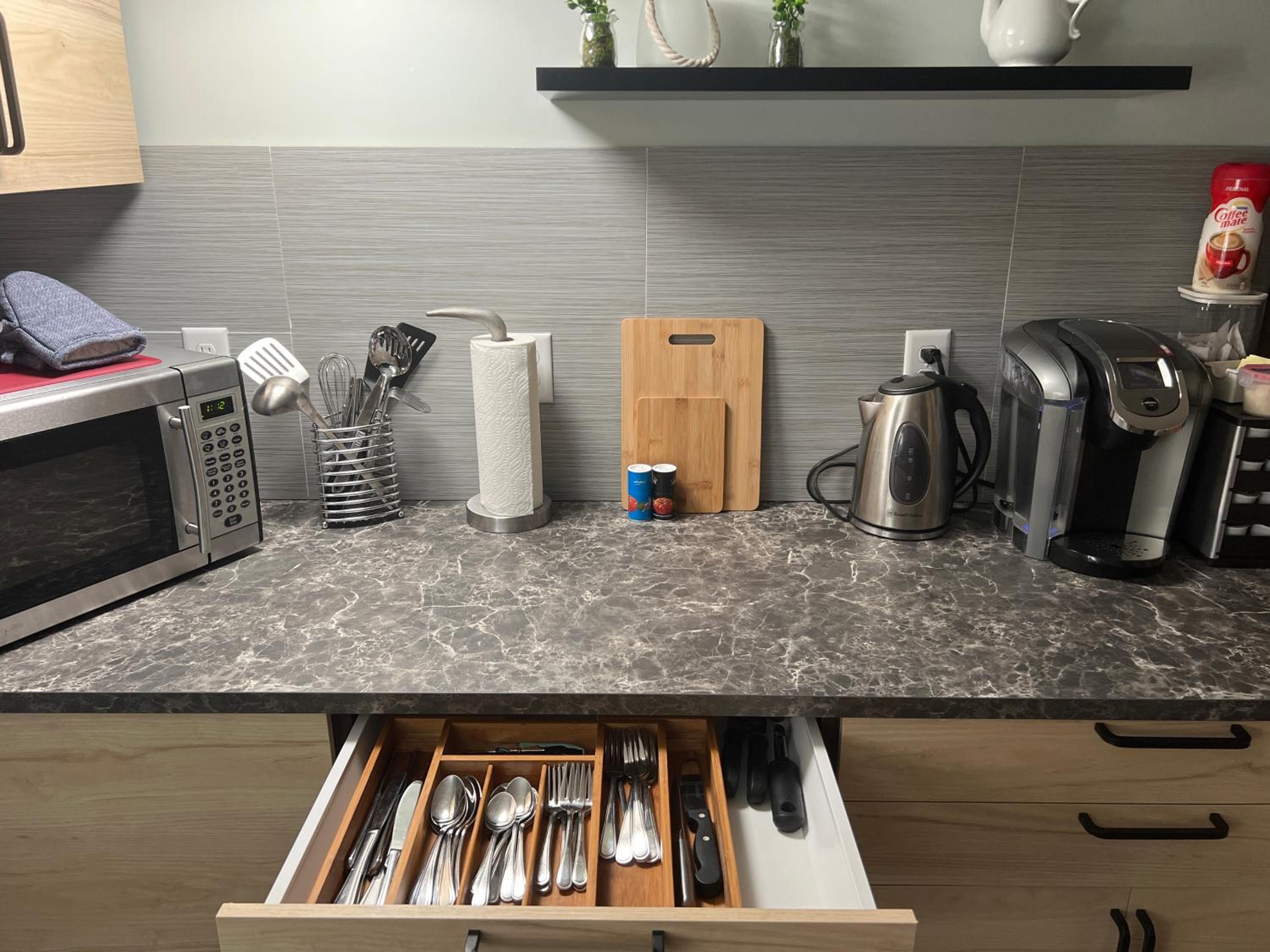 Quaint 1 bedroom lower suite in Victoria, BC