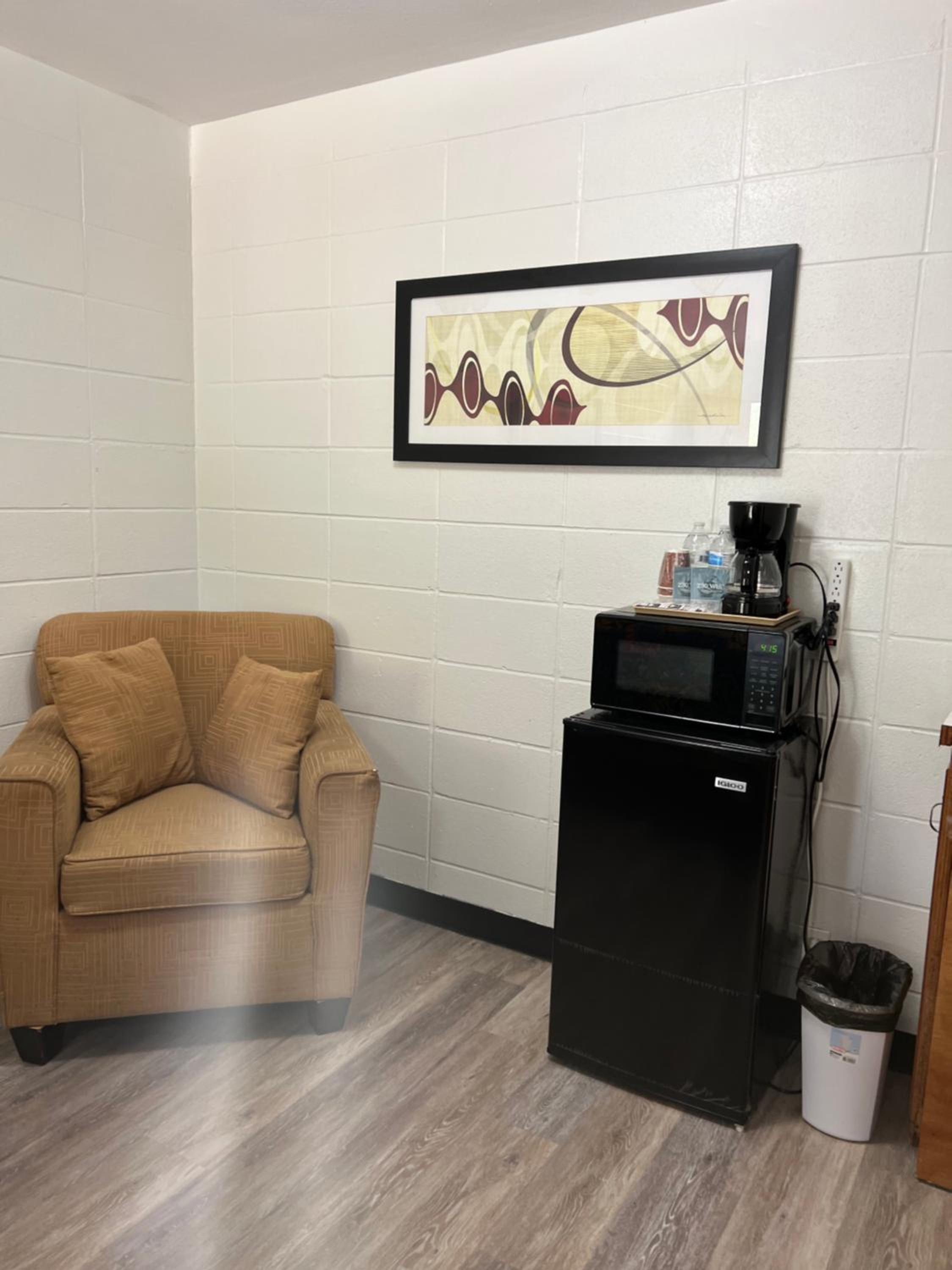 Driftwood Inn and Lodge by the lake - Property Image 40