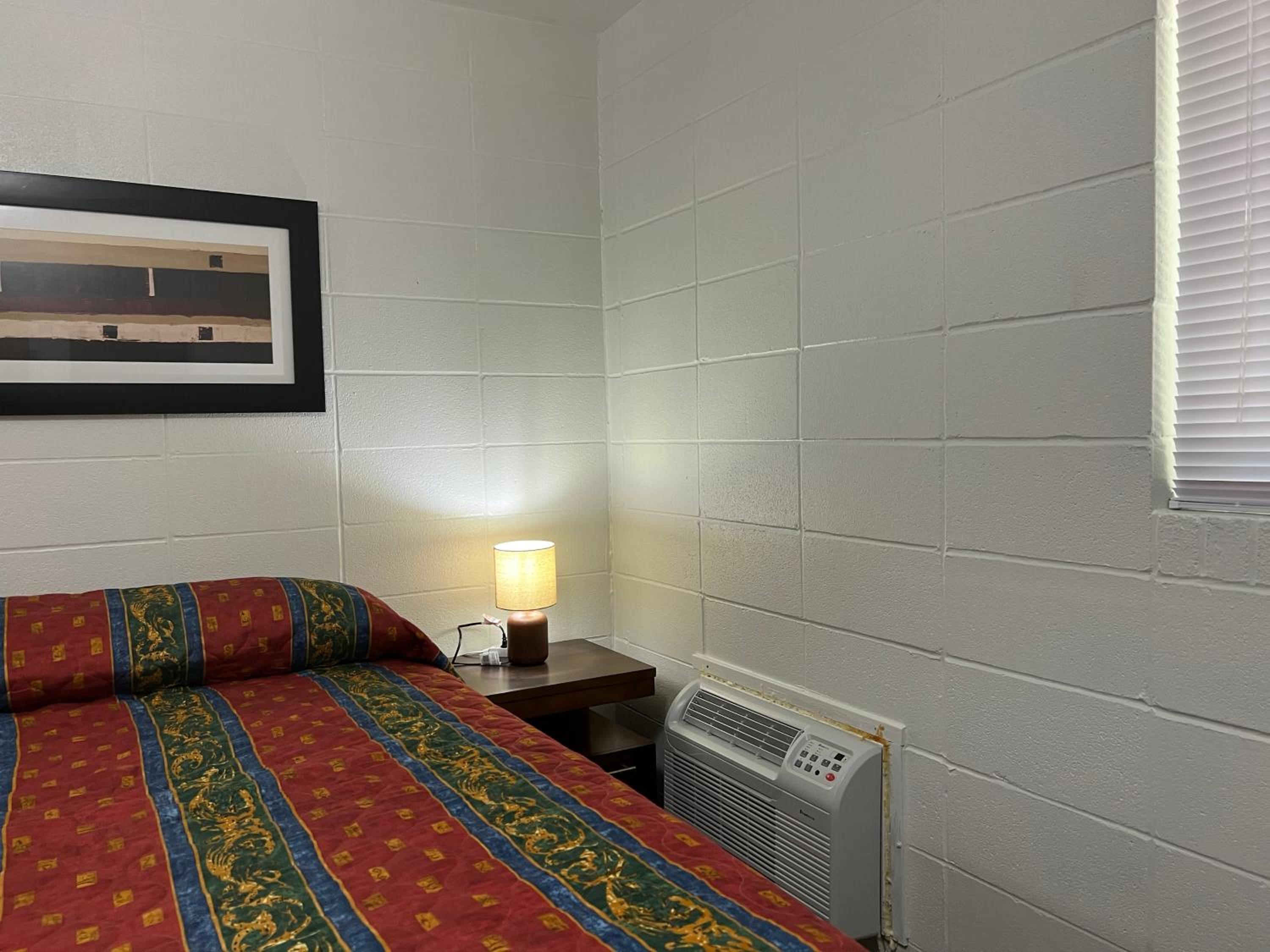 Driftwood Inn and Lodge by the lake - Property Image 34