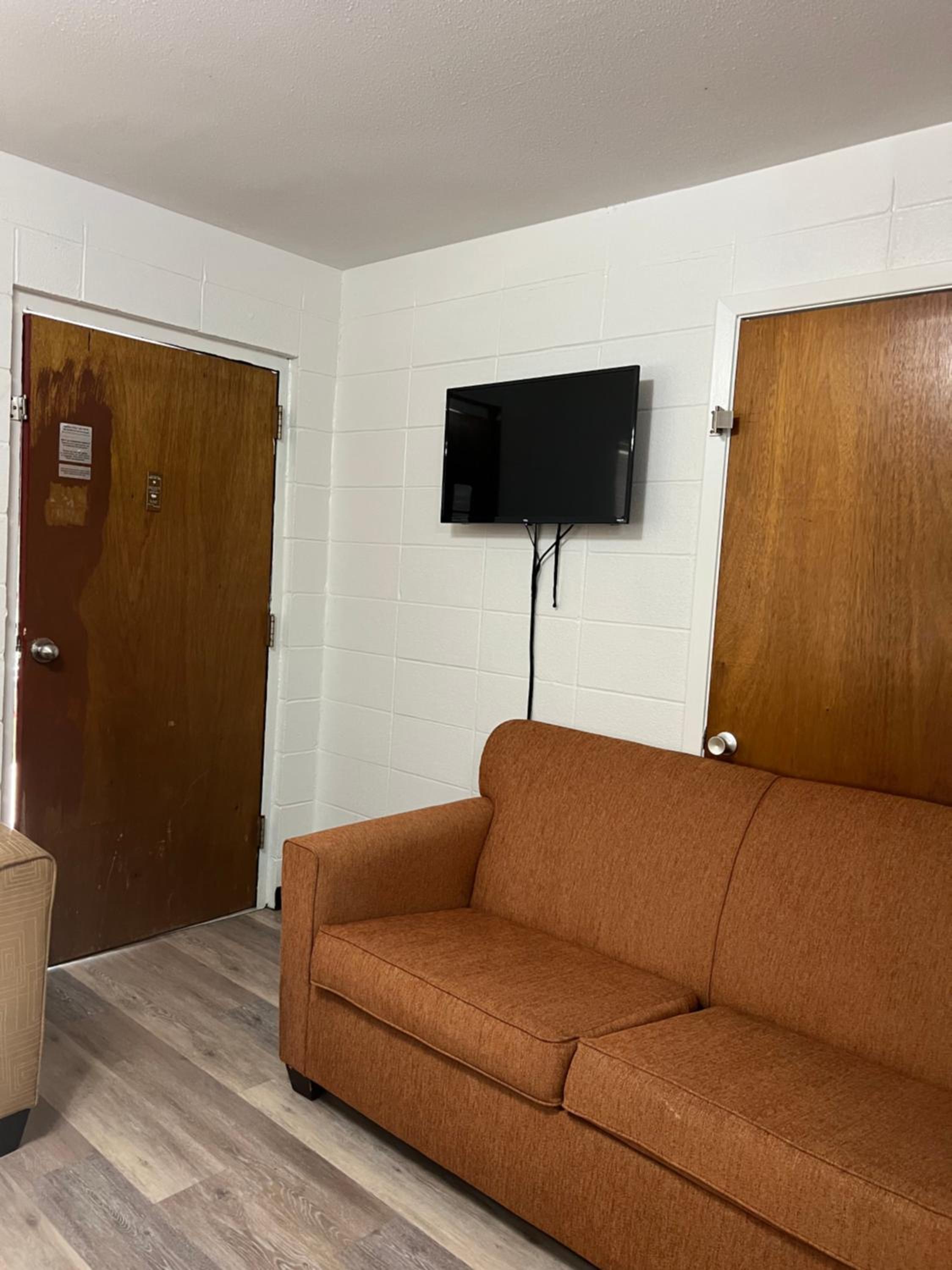 Driftwood Inn and Lodge by the lake - Property Image 29