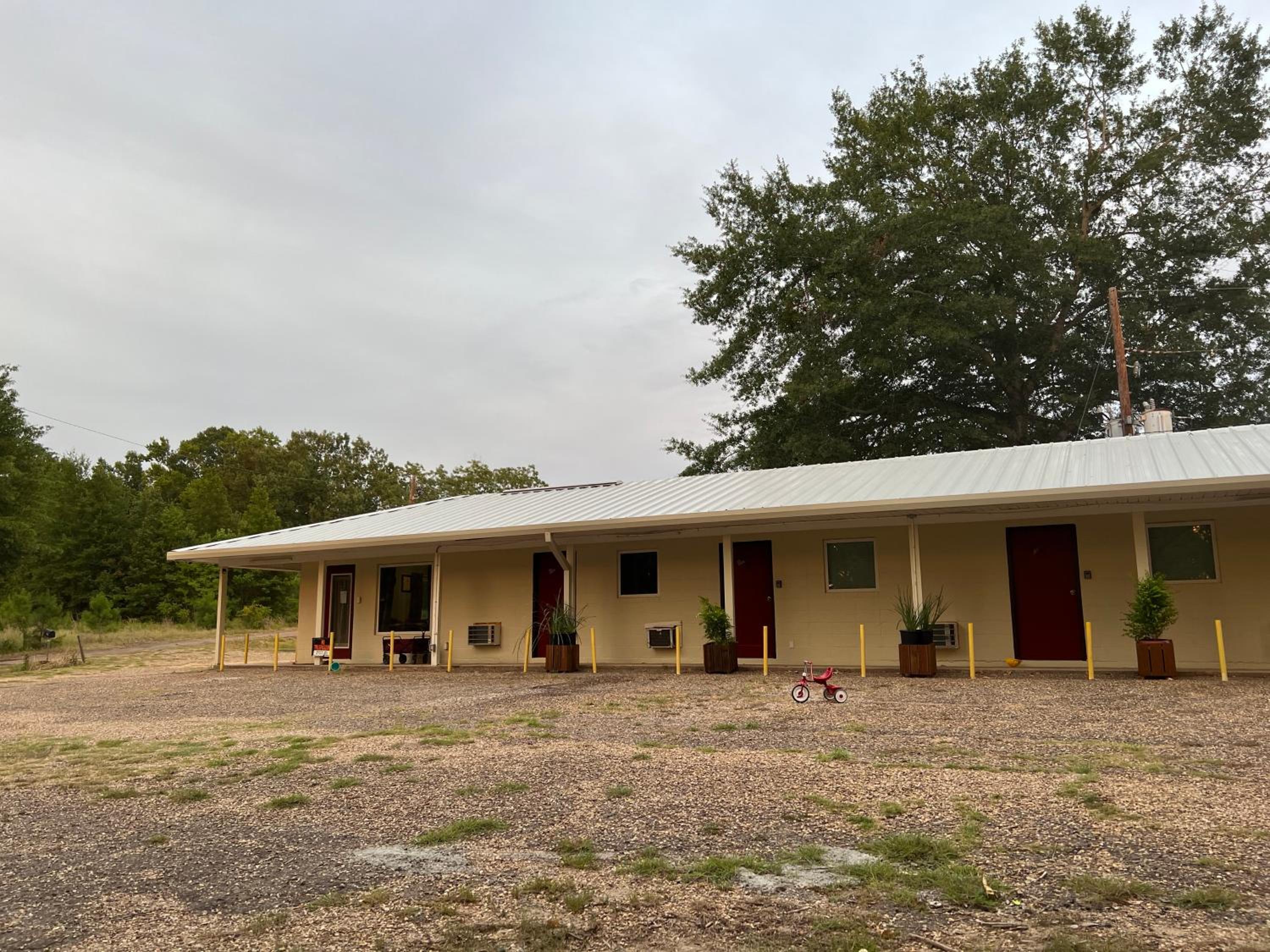 Driftwood Inn and Lodge by the lake - Property Image 23