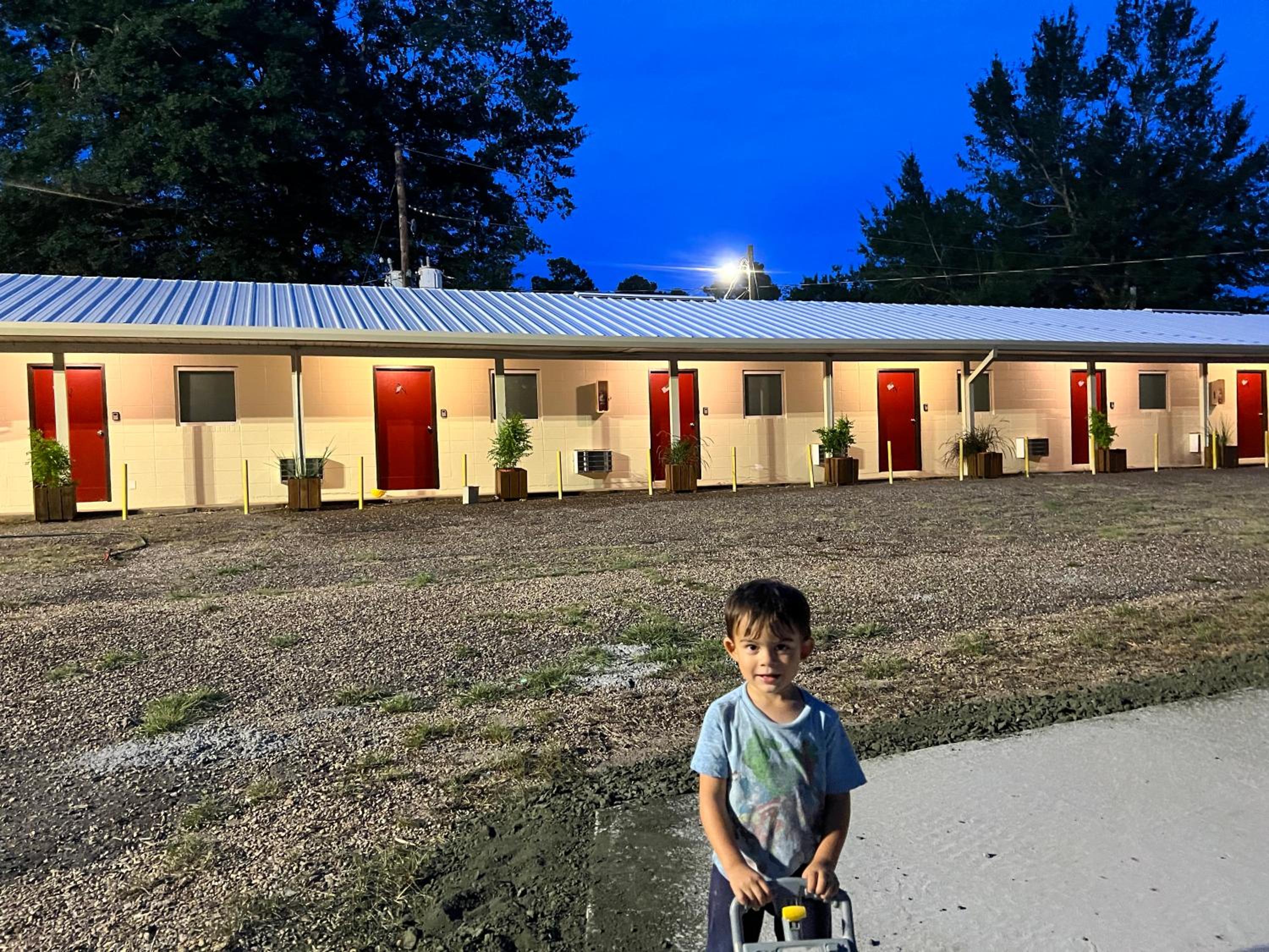 Driftwood Inn and Lodge by the lake - Property Image 46