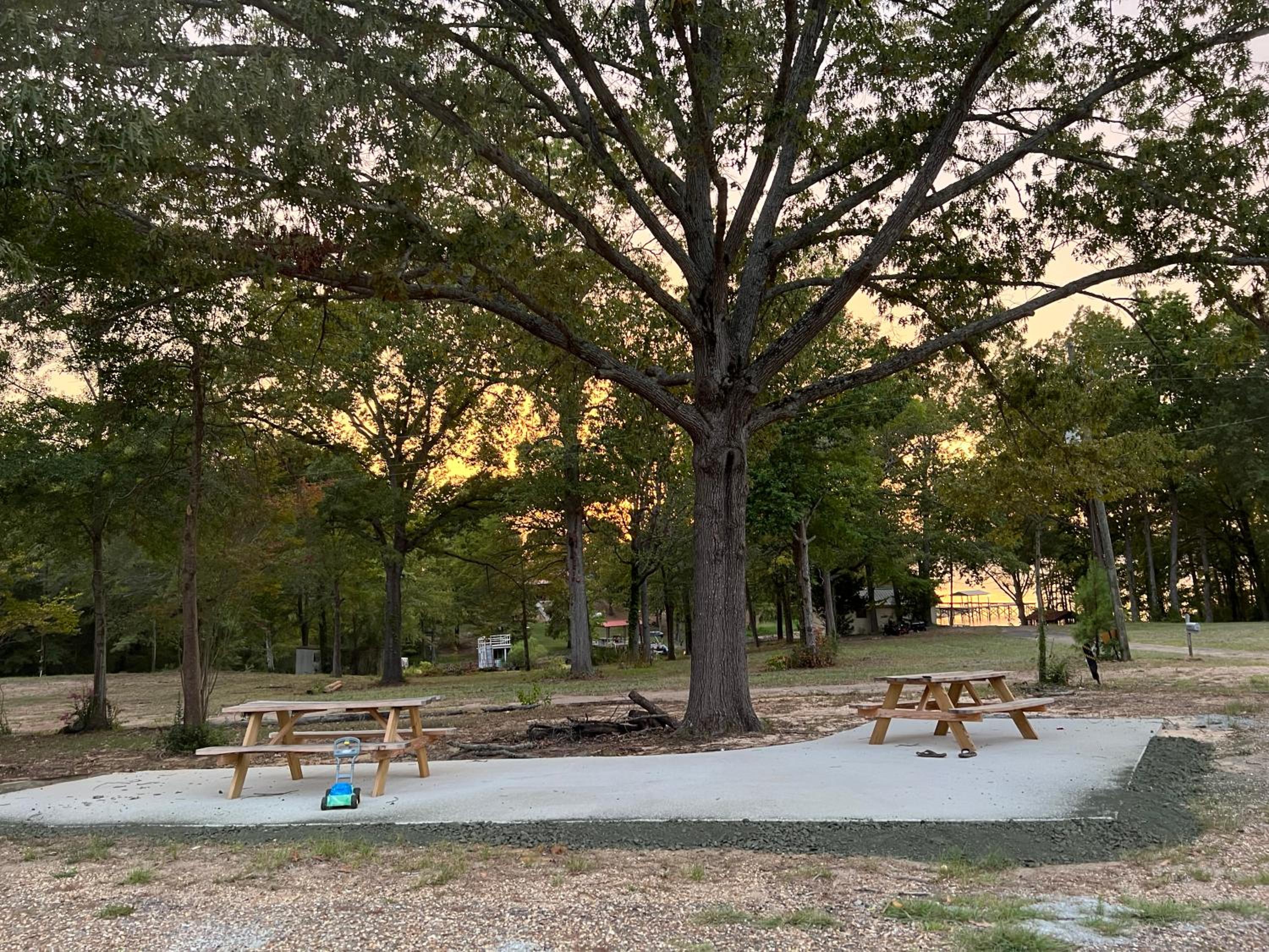 Driftwood Inn and Lodge by the lake - Property Image 81