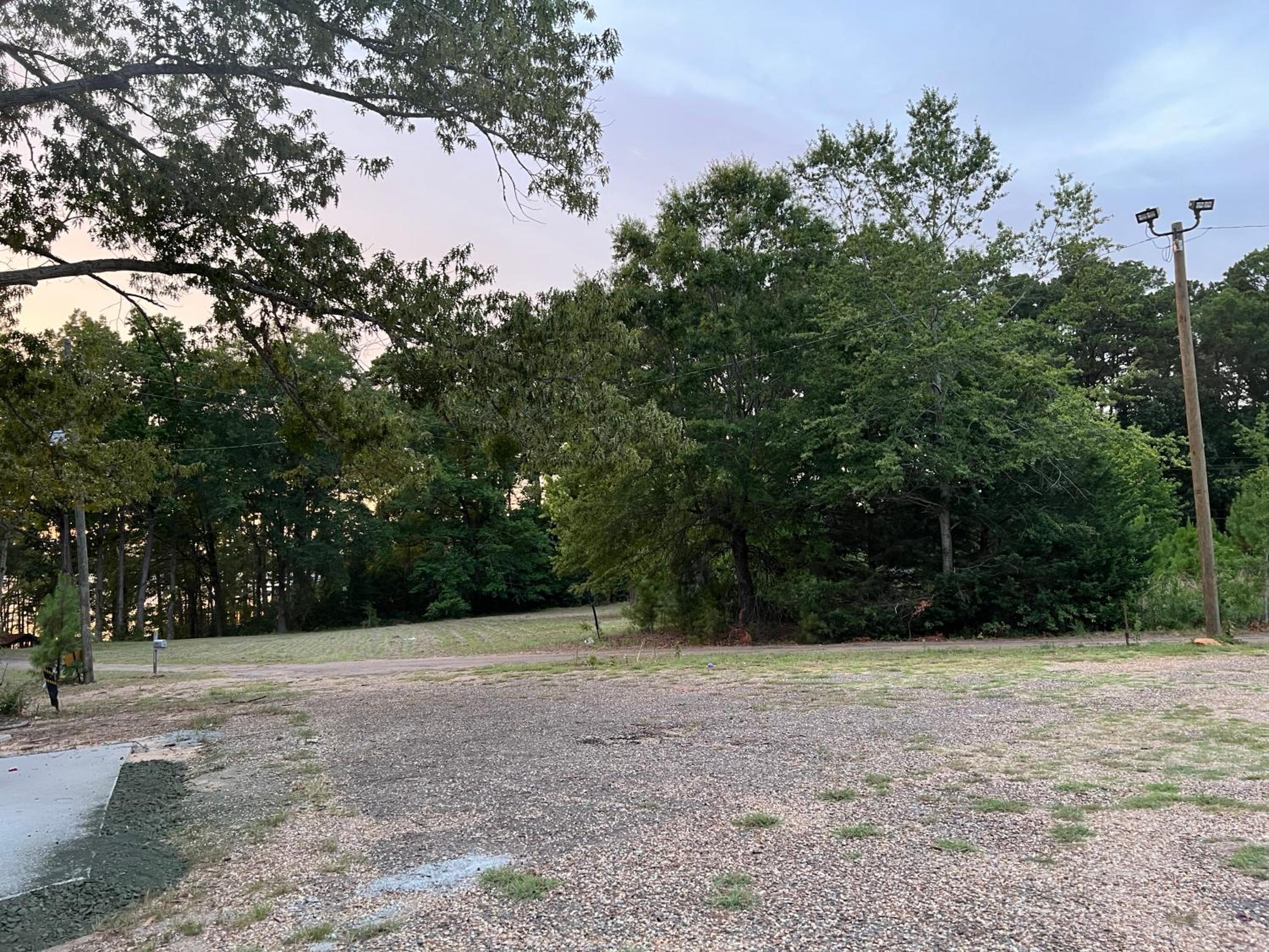 Driftwood Inn and Lodge by the lake - Property Image 80