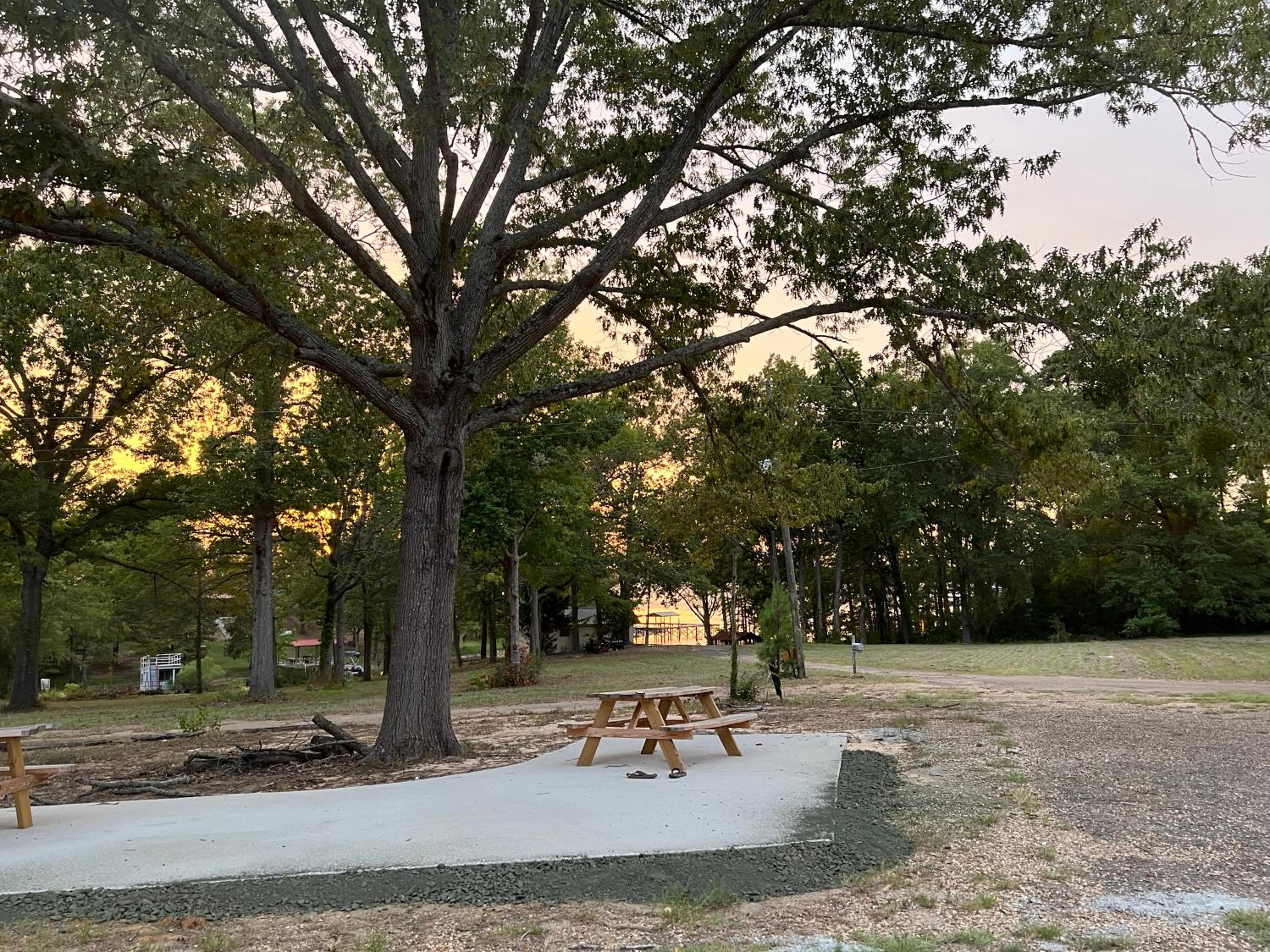 Driftwood Inn and Lodge by the lake - Property Image 79