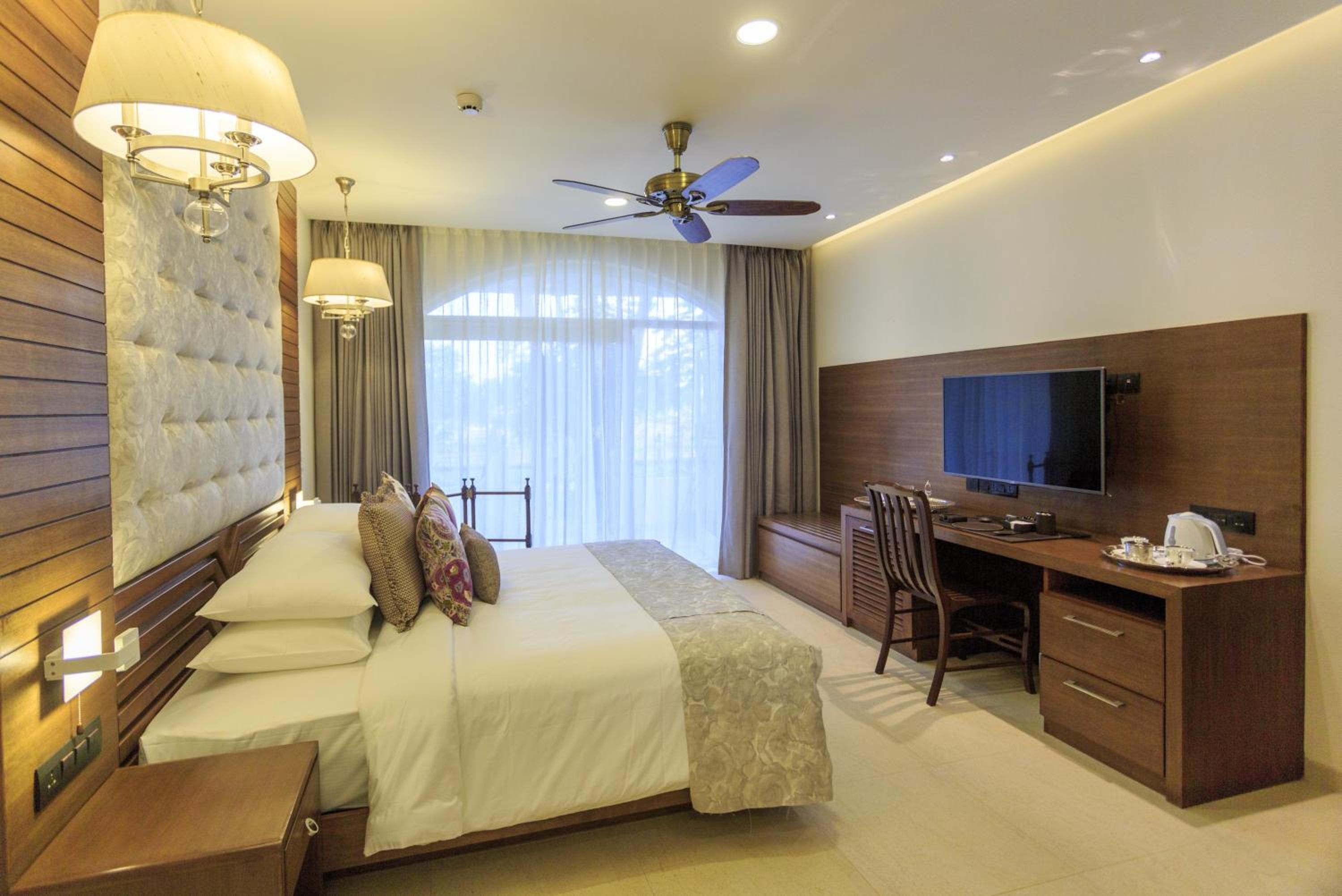 Acron Waterfront Resort