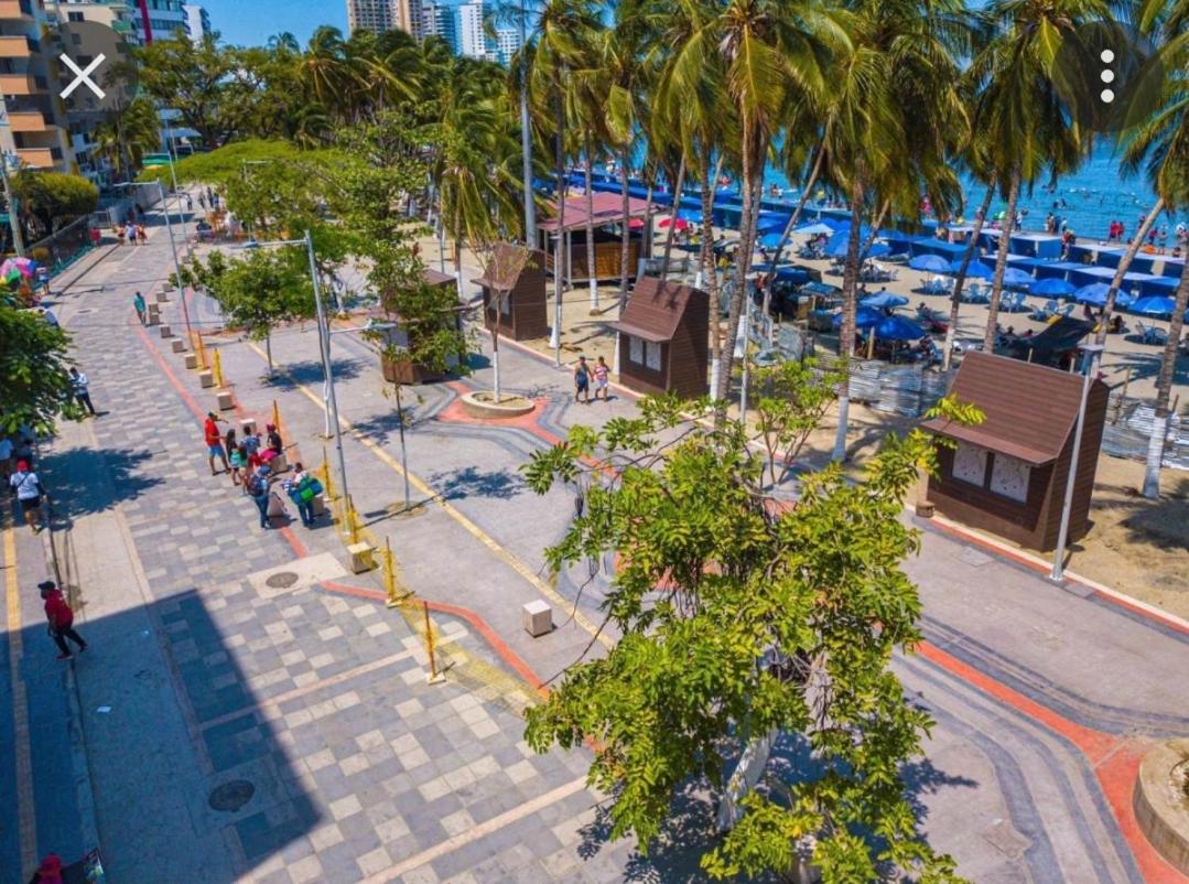 Aptartamentos Temáticos con balcón panorámico frente a la Playa