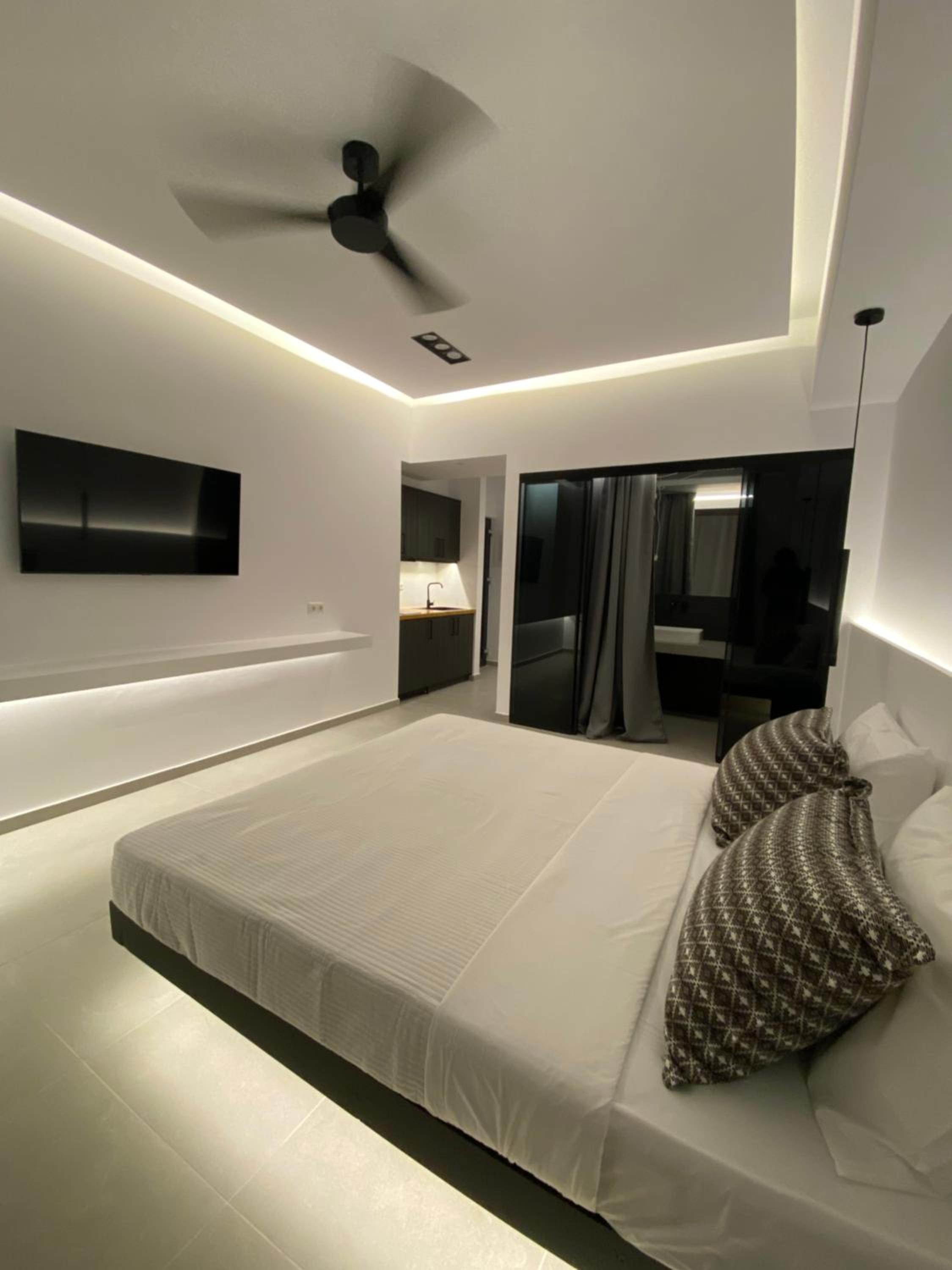 Evenos Suites photo 3