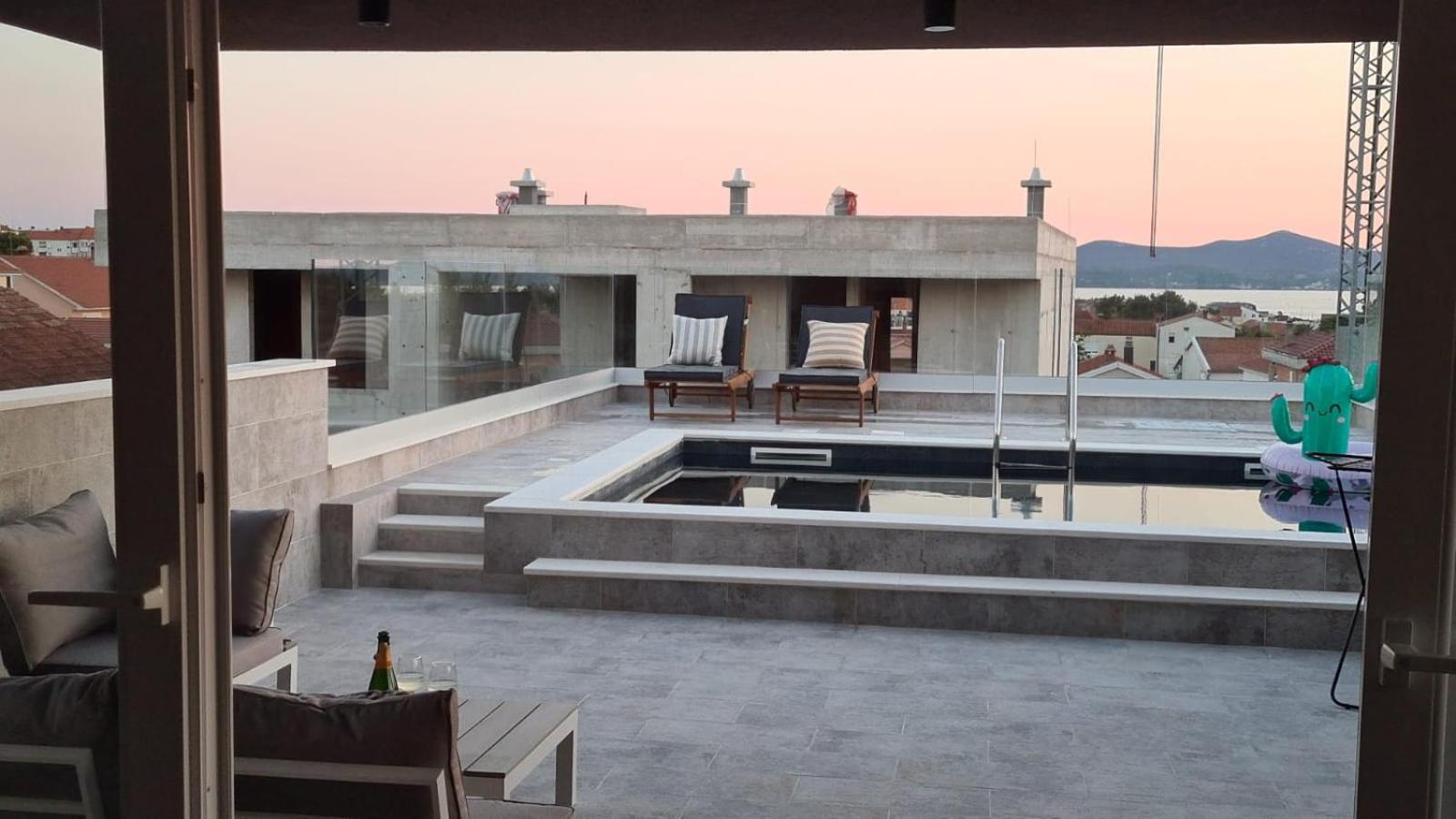 Villa Queen