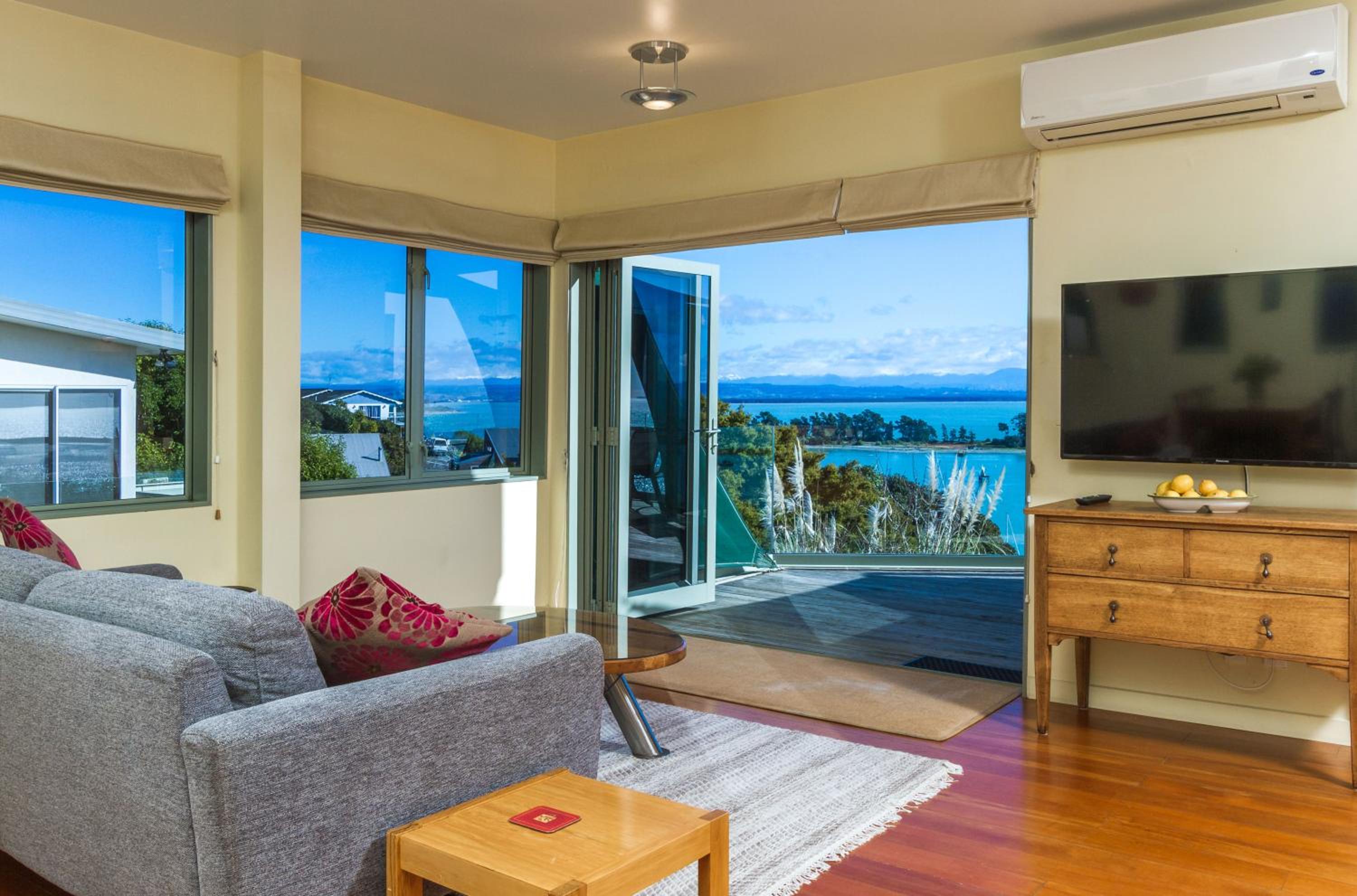 Harbour View - One view 3