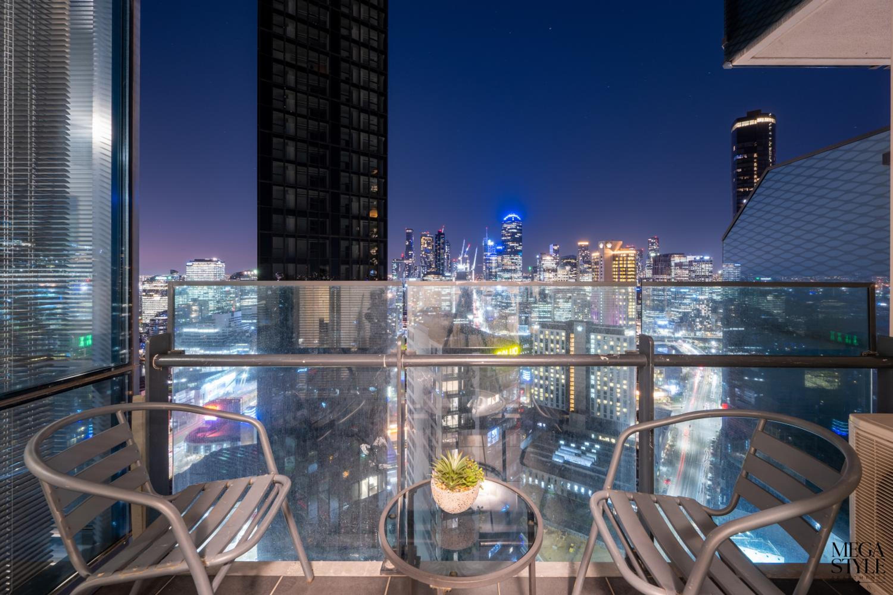 Mega Style Apartments Mainpoint