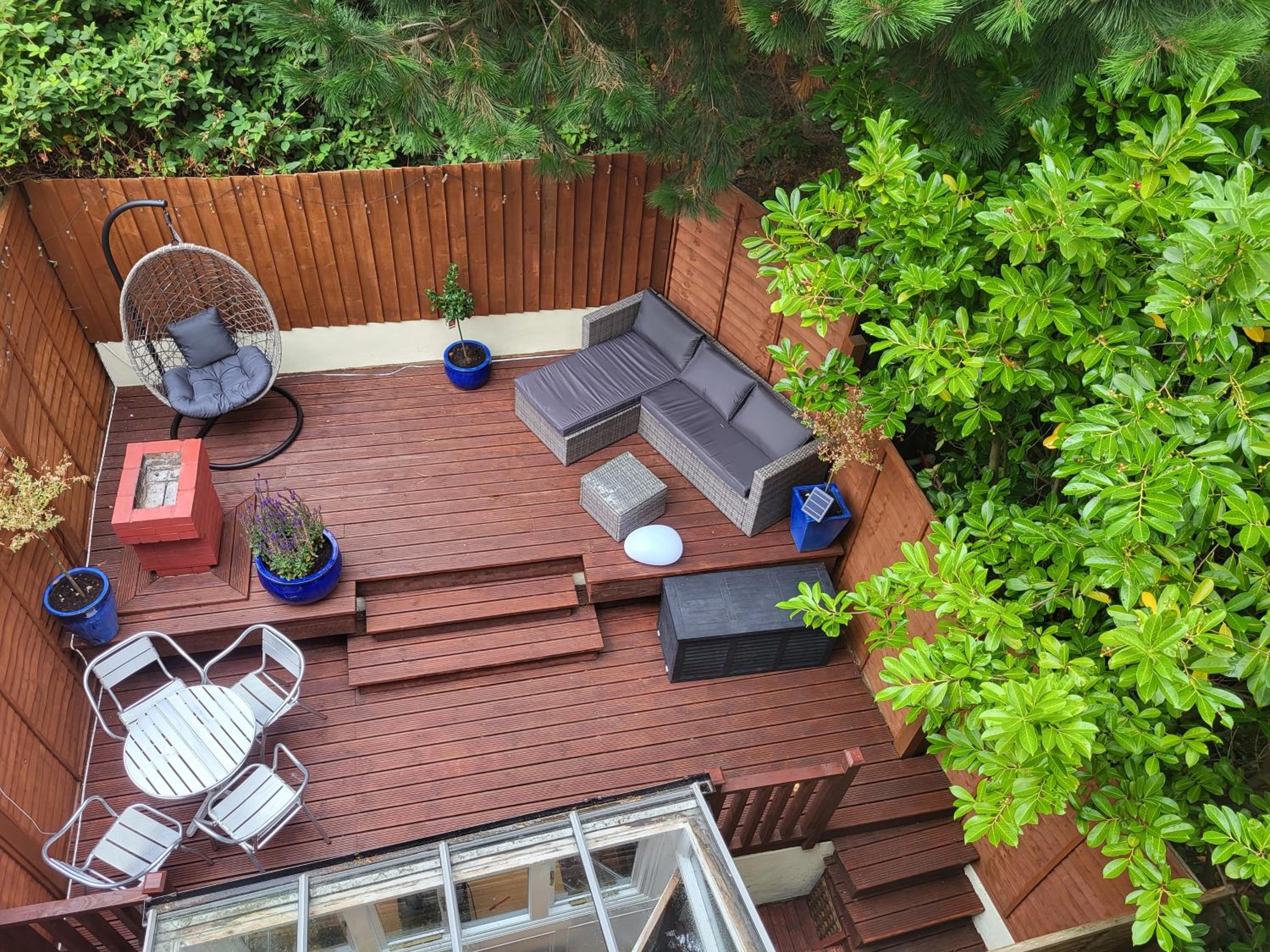 Beachfront Apartment with BBQ Sun Deck