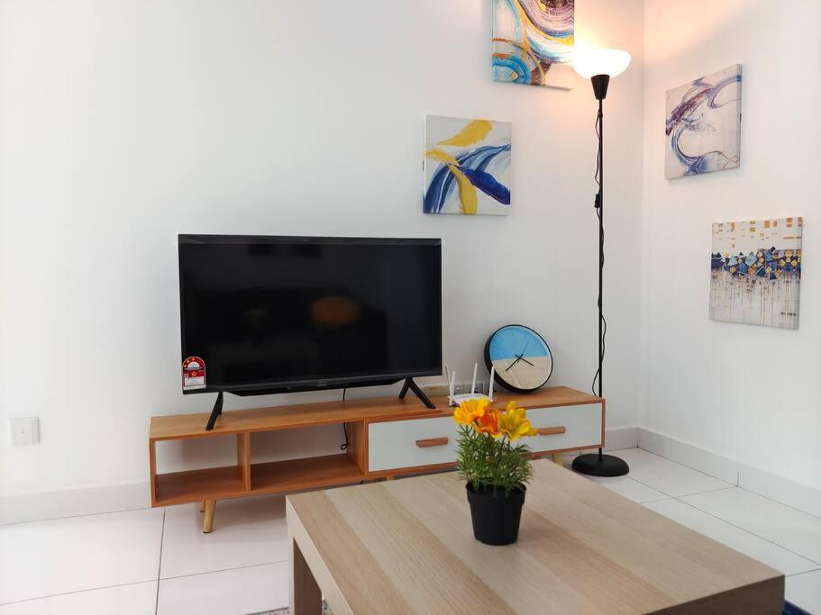 A2603 THE PLATINO NETFLIX PARADIGM MALL By STAY