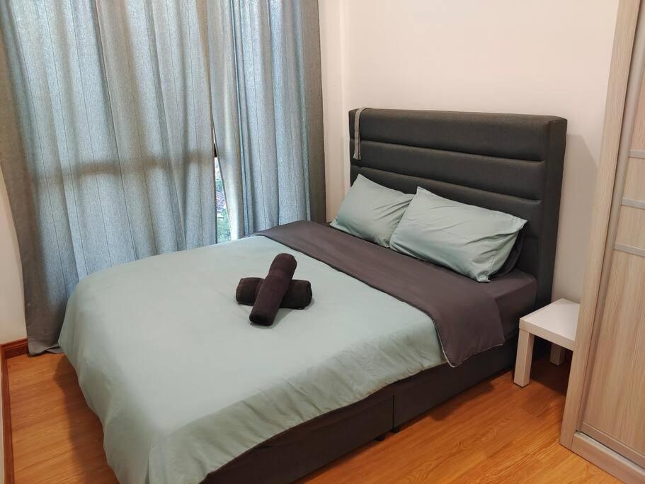 A2603 THE PLATINO NETFLIX PARADIGM MALL By STAY