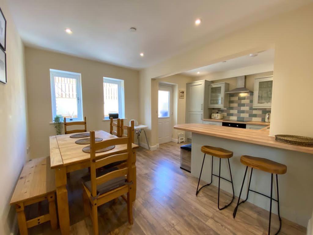 3 bedroom (all en-suite) house near Hay-on-Wye view 4