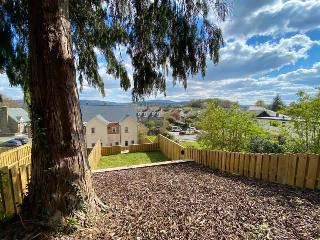 3 bedroom (all en-suite) house near Hay-on-Wye view 2