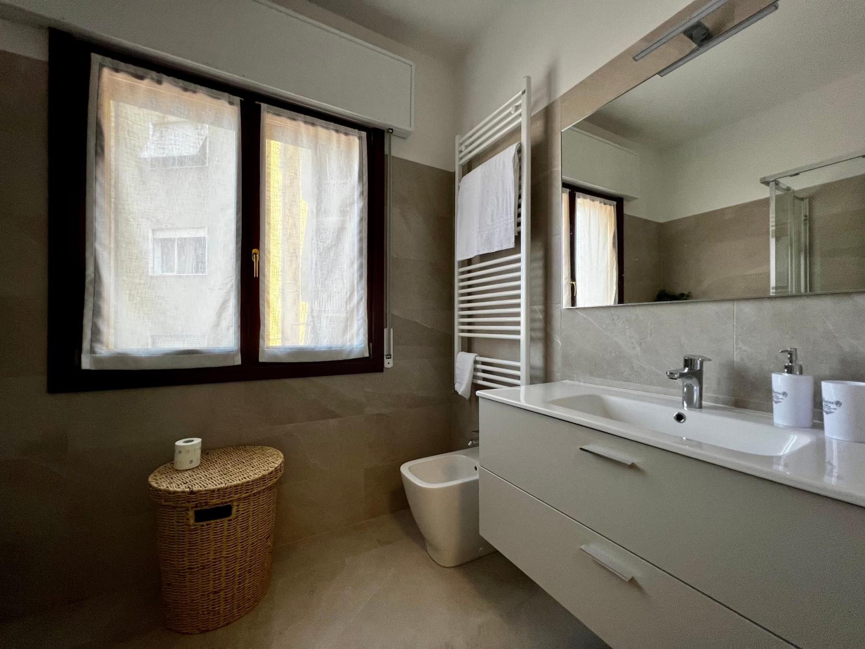 Interno1 en Mestre — bathroom