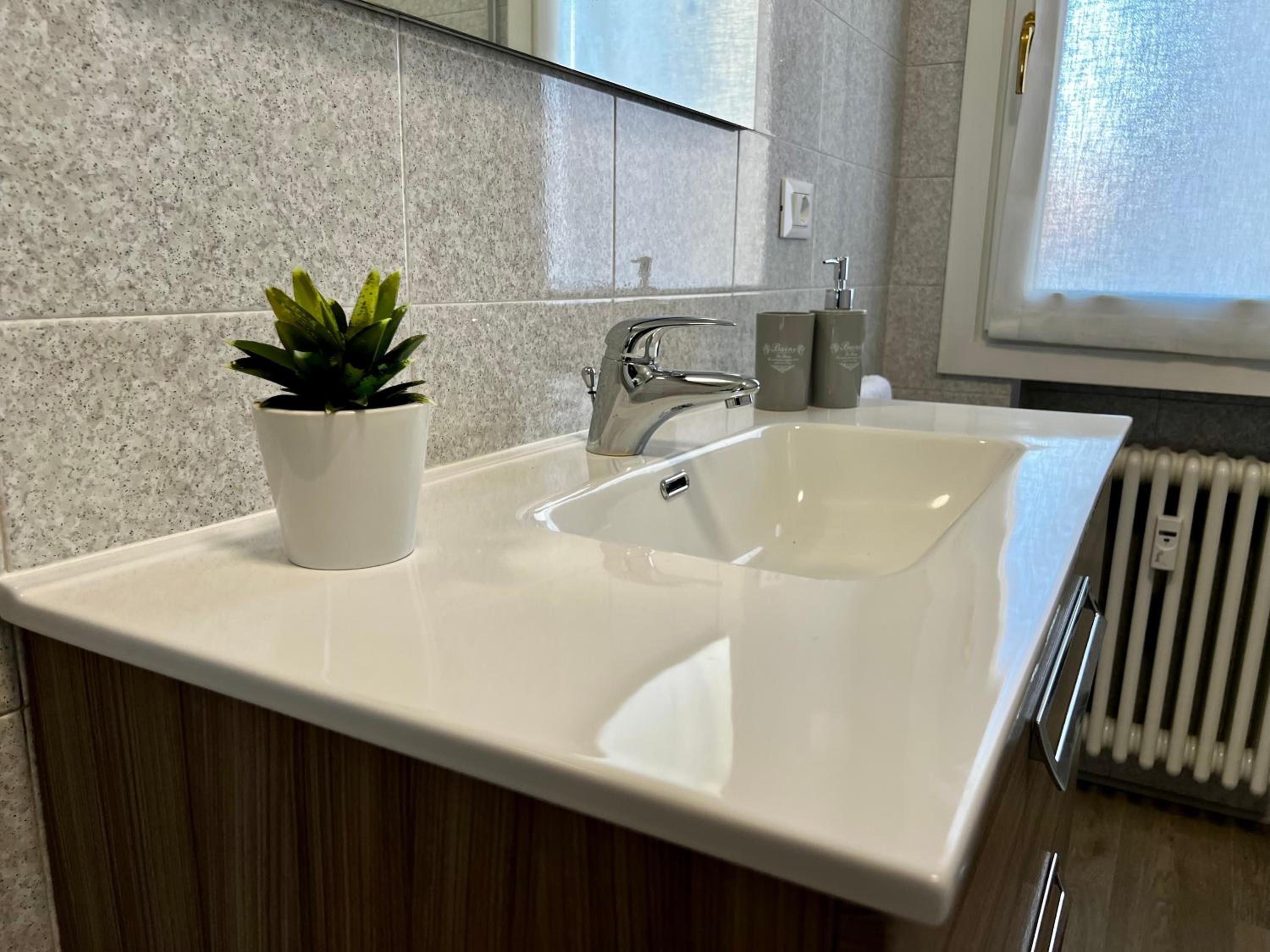 Interno1 en Mestre — bathroom