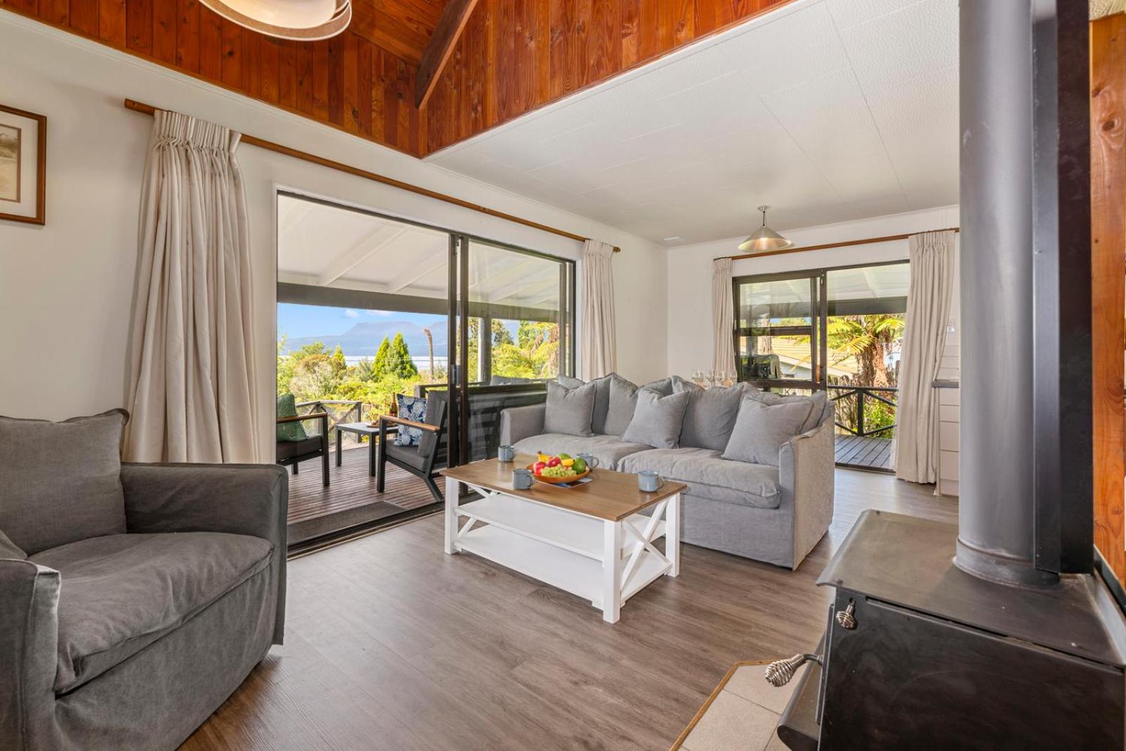 Splendour on Spencer - Lake Tarawera Holiday Home view 3