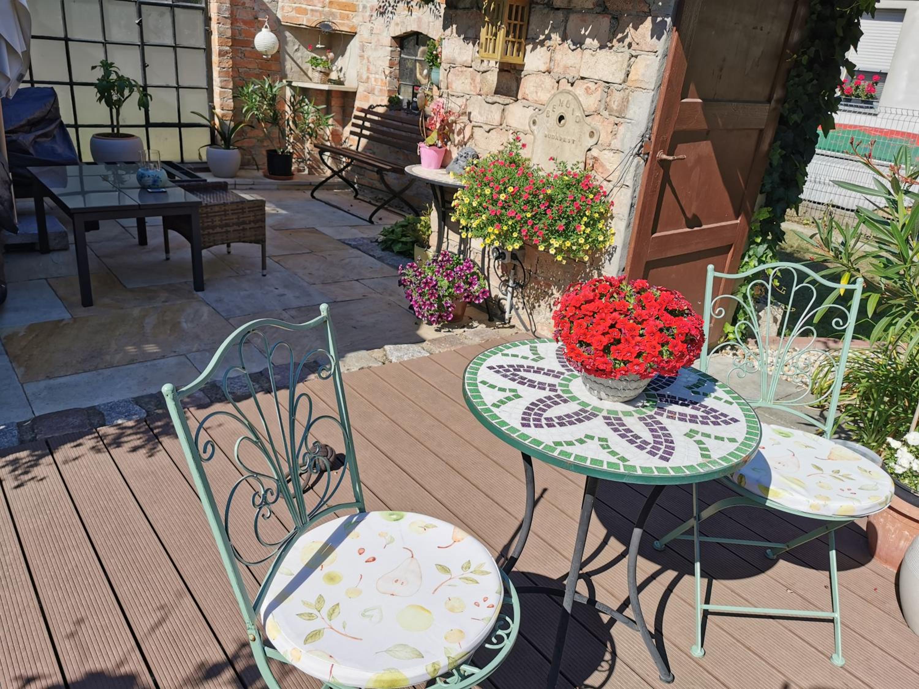 Ferienhaus mit mediterraner Terrasse