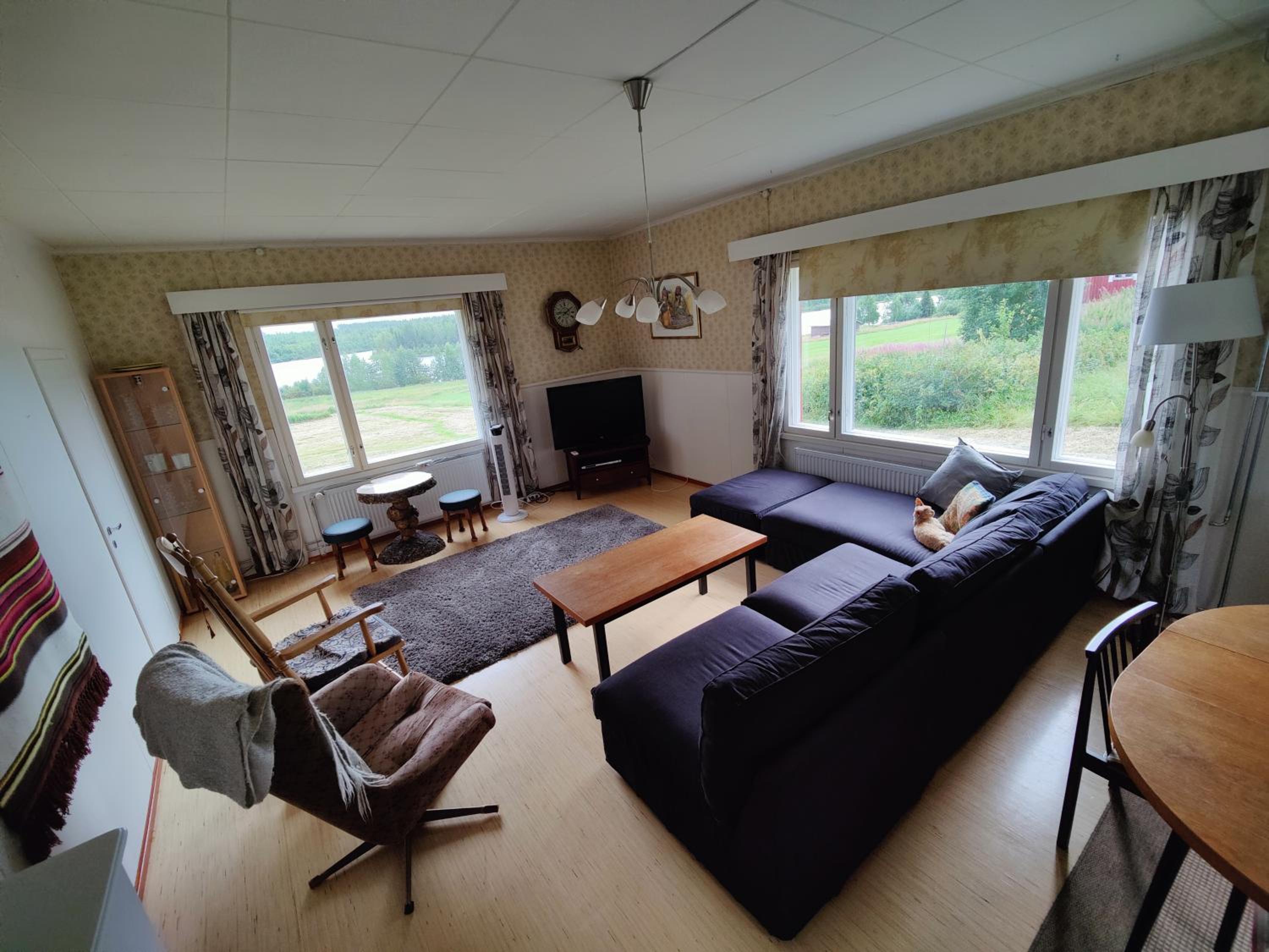 Authentic Arctic Country House By the River view 3