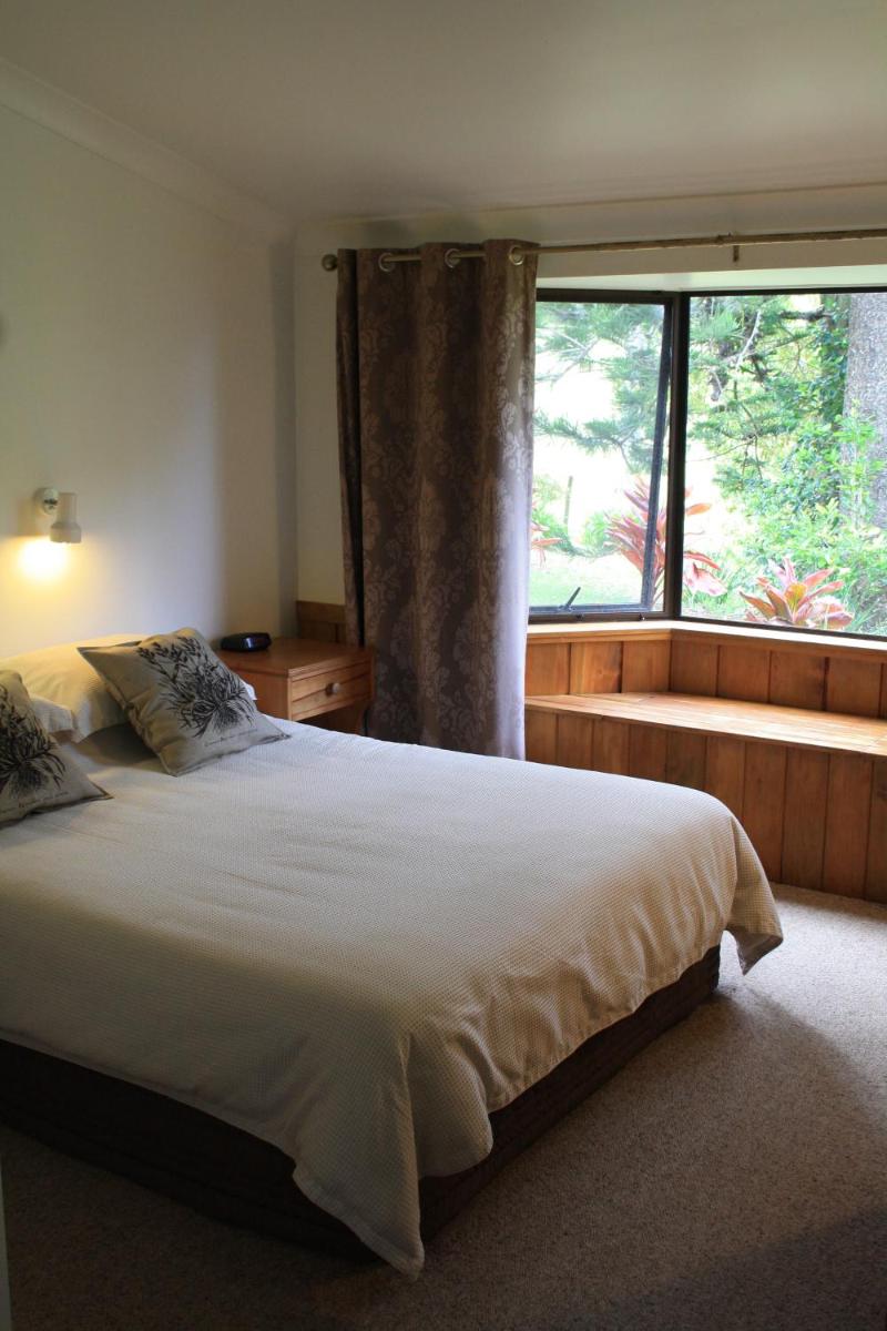 Ahstyk Cottage view 4