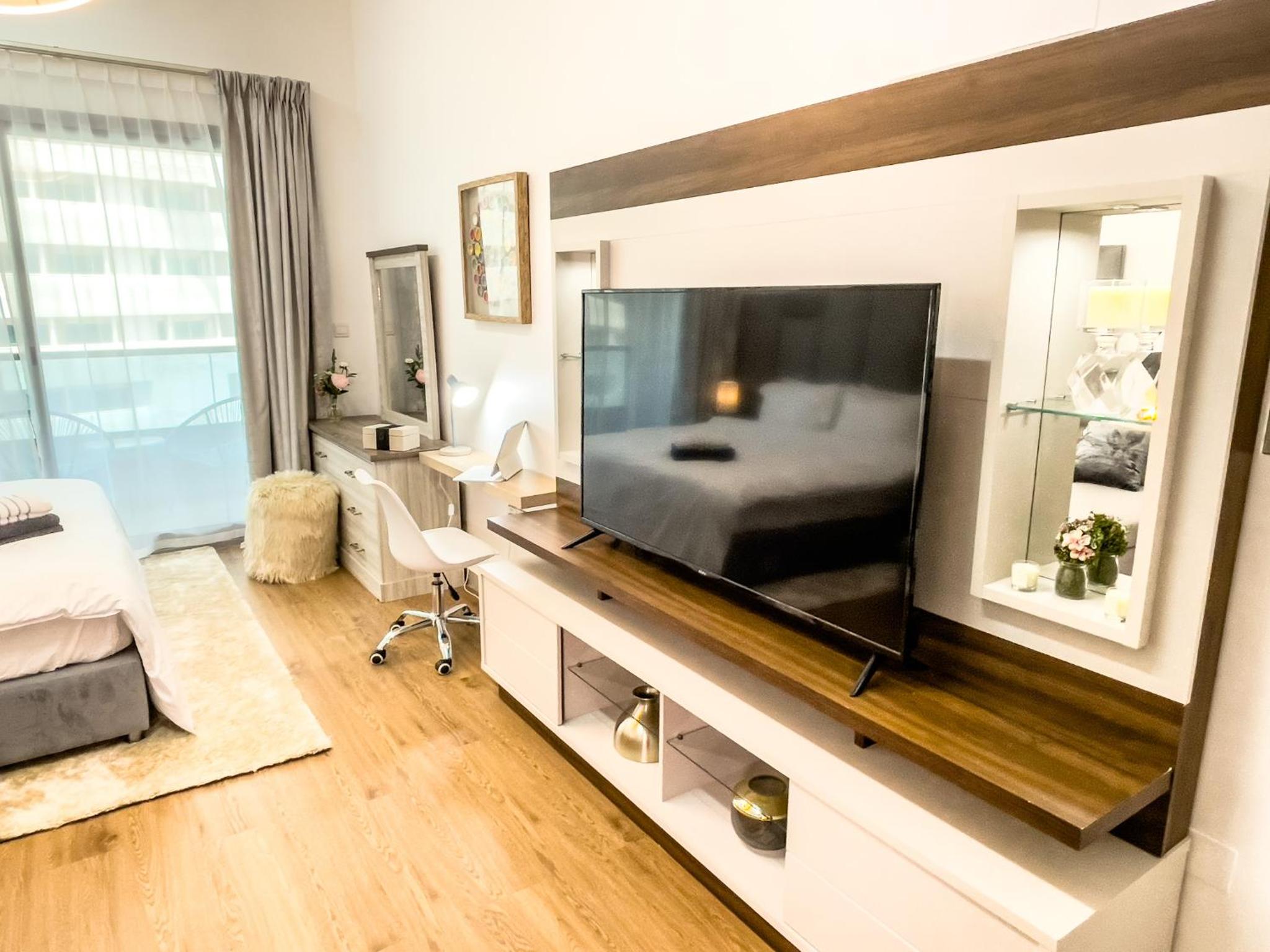 Luxury Studio Apartment Close to JBR Beach&Yacht Club&Metro-Available Airport Shuttle