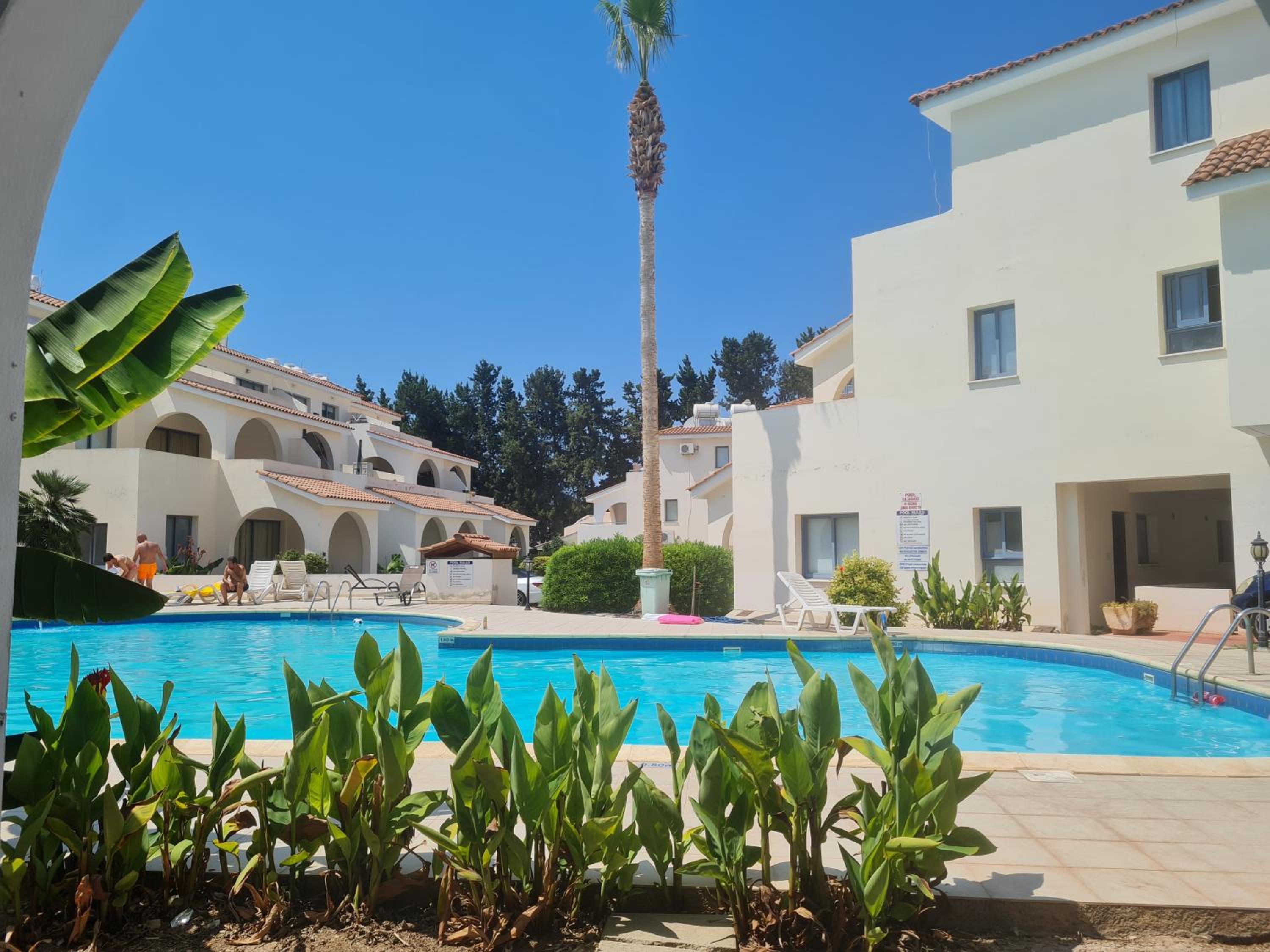Blue Pearl holiday apartments with pool in kato paphos