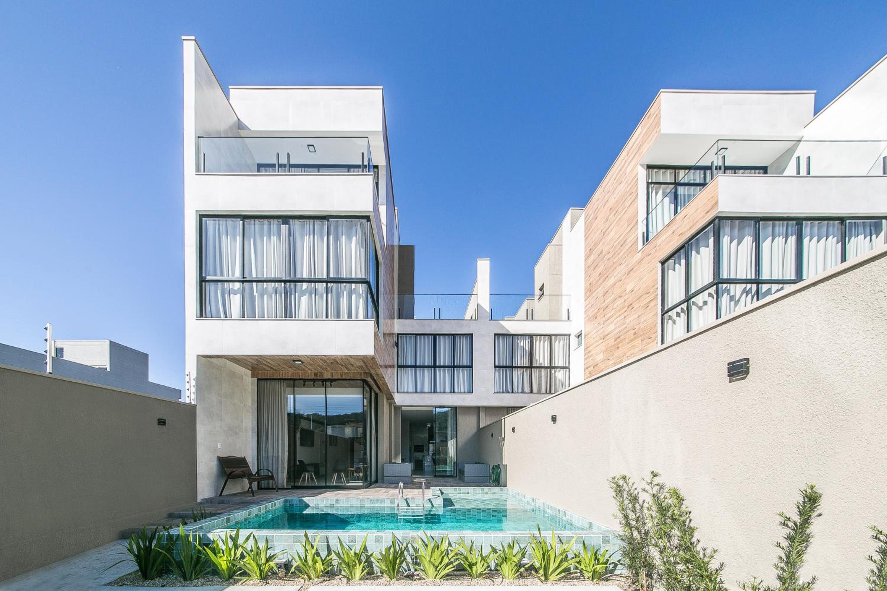 Casa Requinte, 4 suítes, piscina I