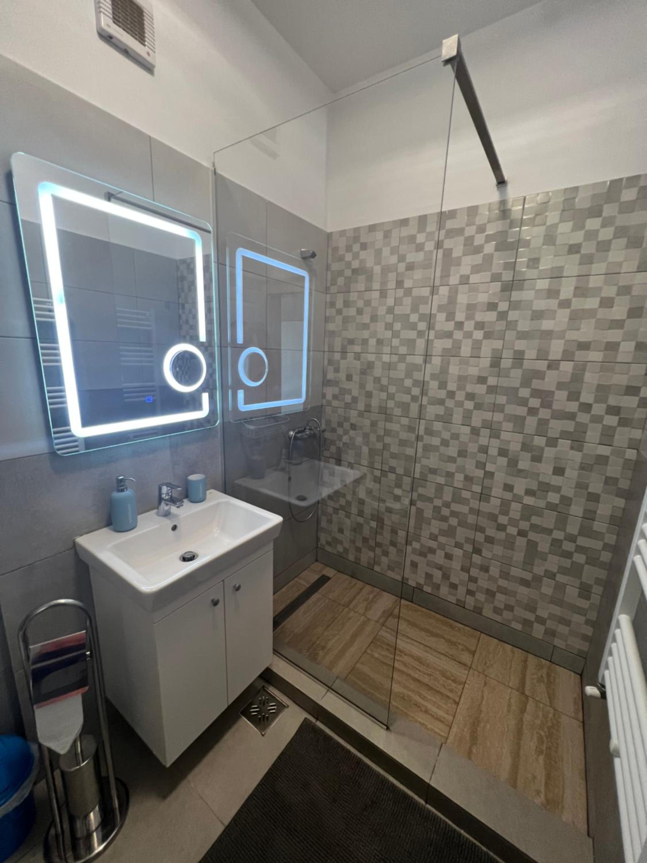 Emi Apartment Mamaia