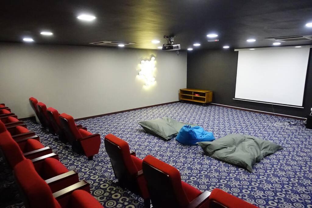 #1.3 Cozy 7Pax Large Beds 2B1R Vivacity Kuching Jazz Suites photo 6