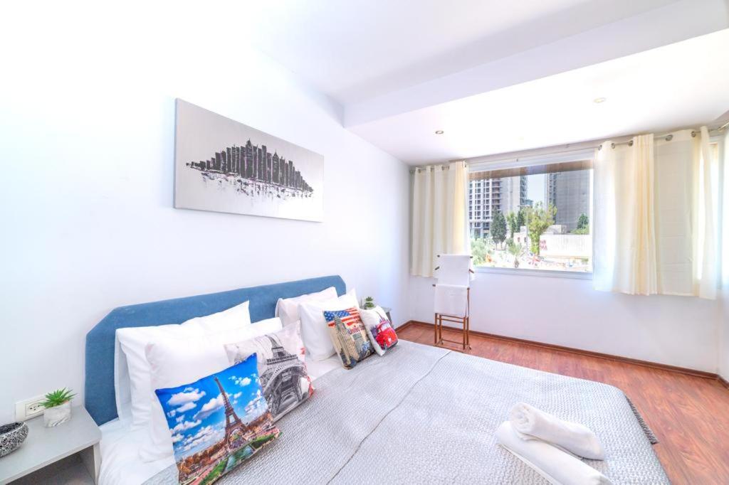 Art Apartment In Mamila - Art & View