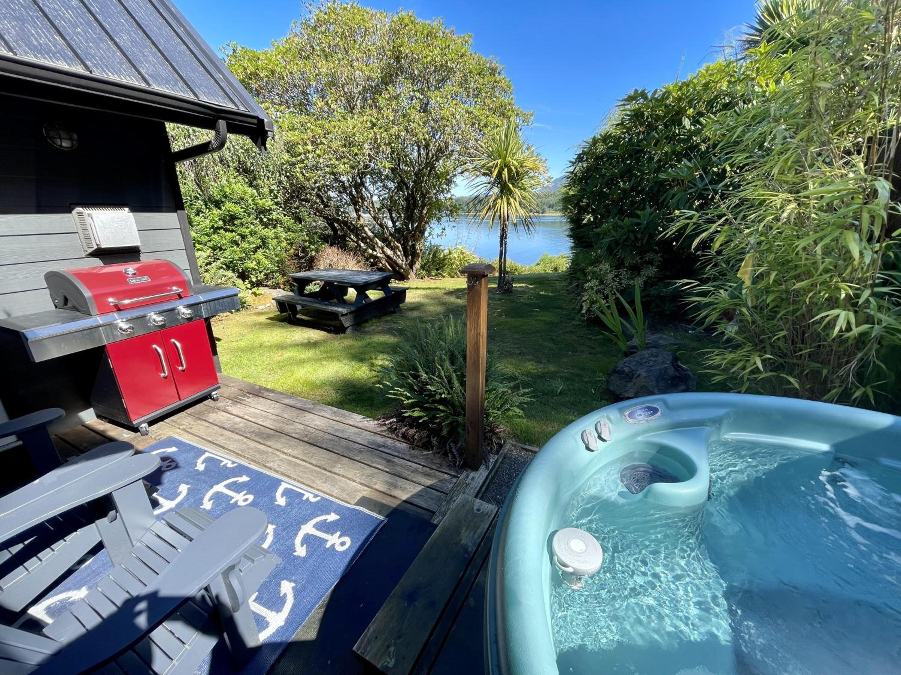 Private Oceanfront Cabin And Hot Tub! - Gww