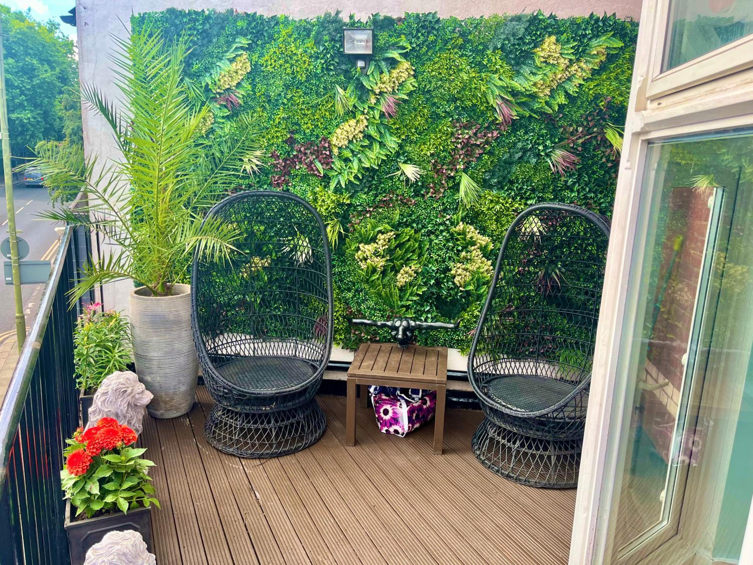 balcony