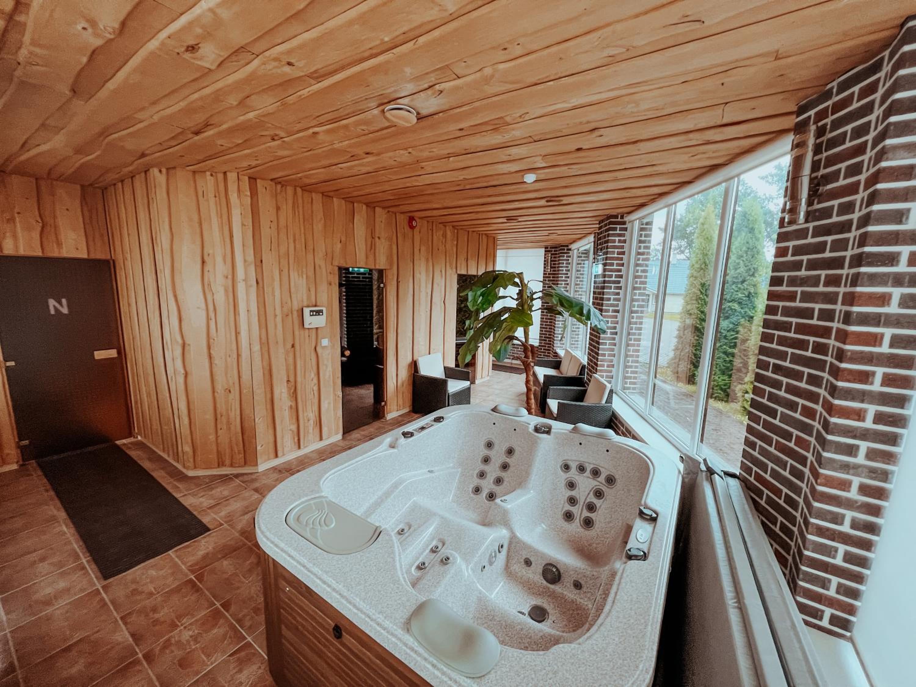 Near the lake apartment with hot tub and sauna view 5