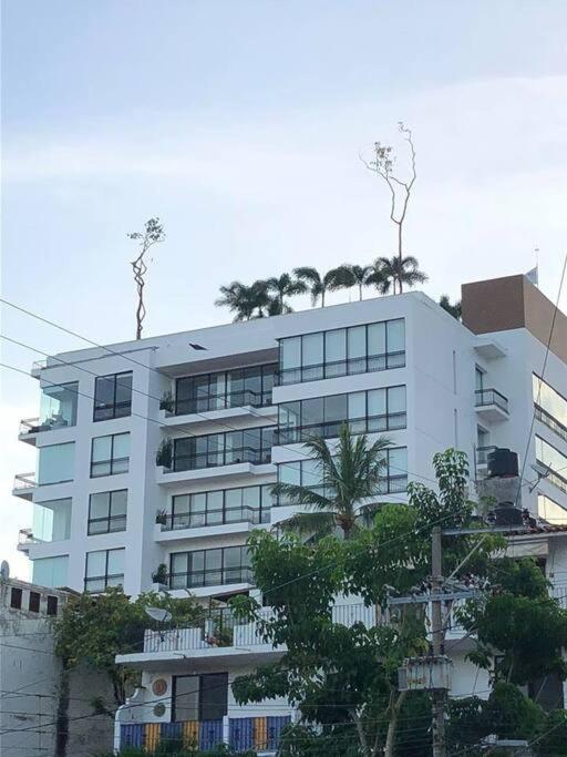 Hotel Luxury Oceanview Modern Condo - Image 1