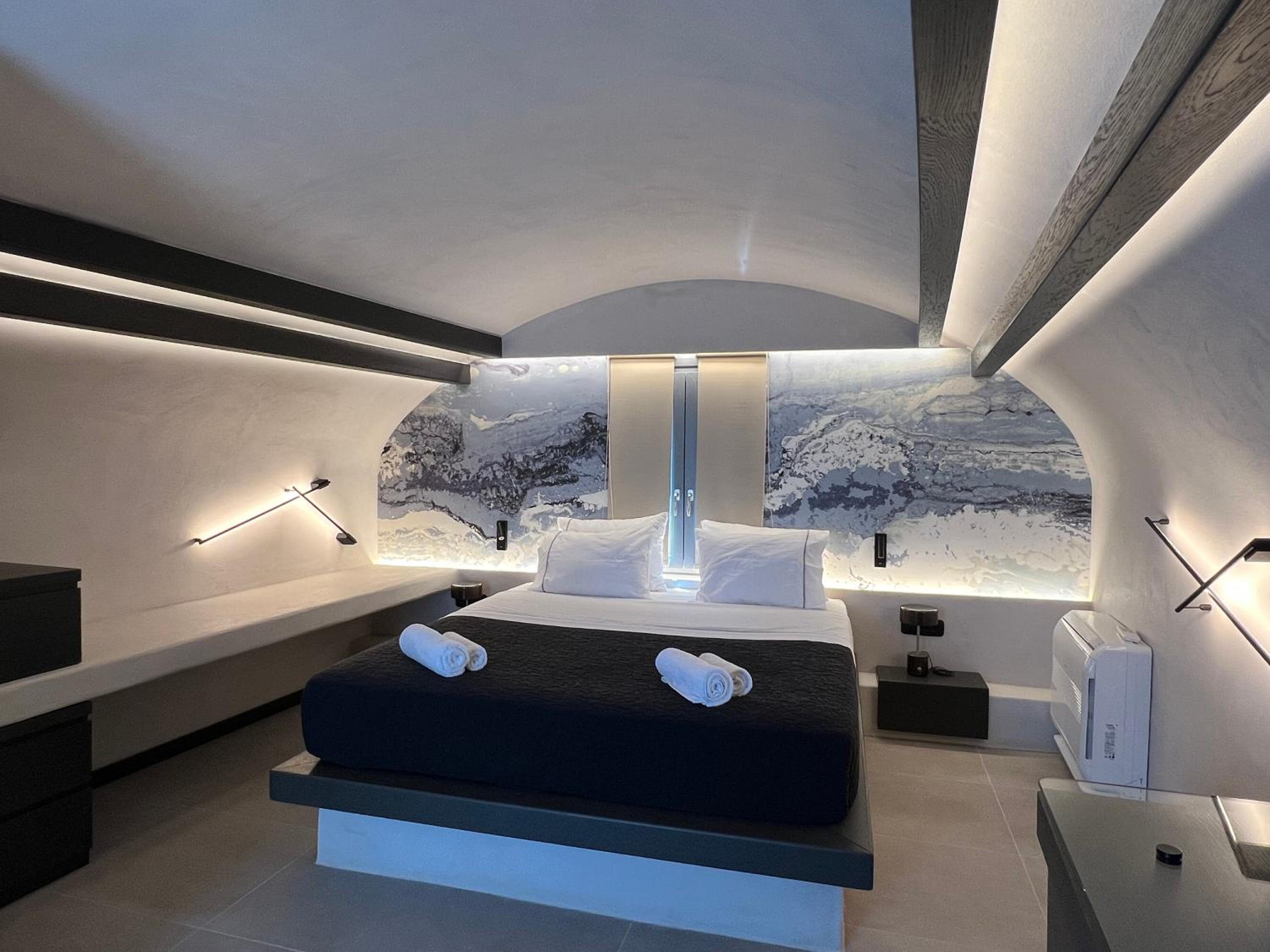 ArmonOia Suites photo 4