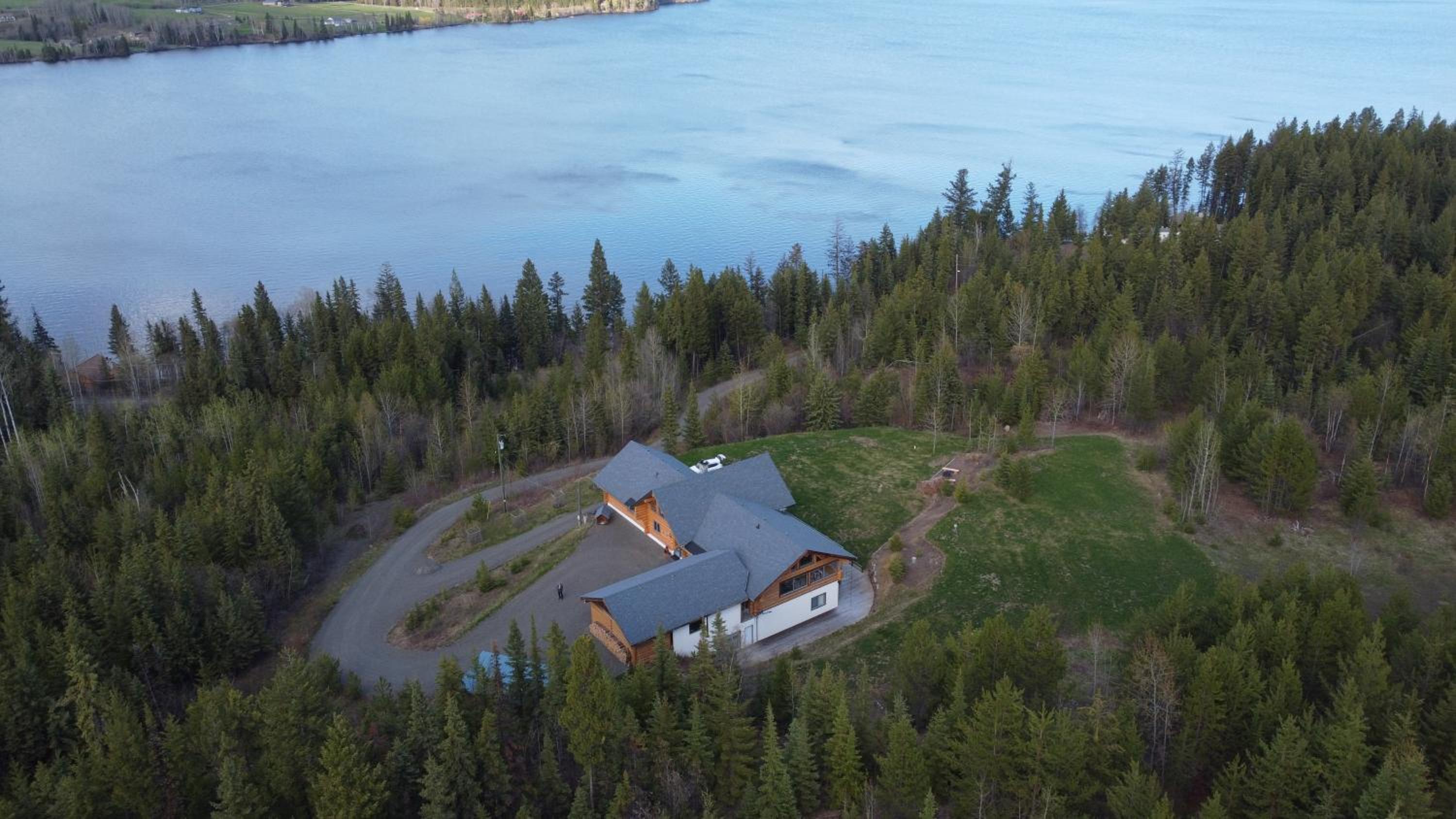 Little Black Bear Lodge/B&B
