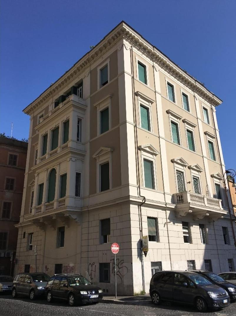 Trastevere rome's heart charming & cozy appartment