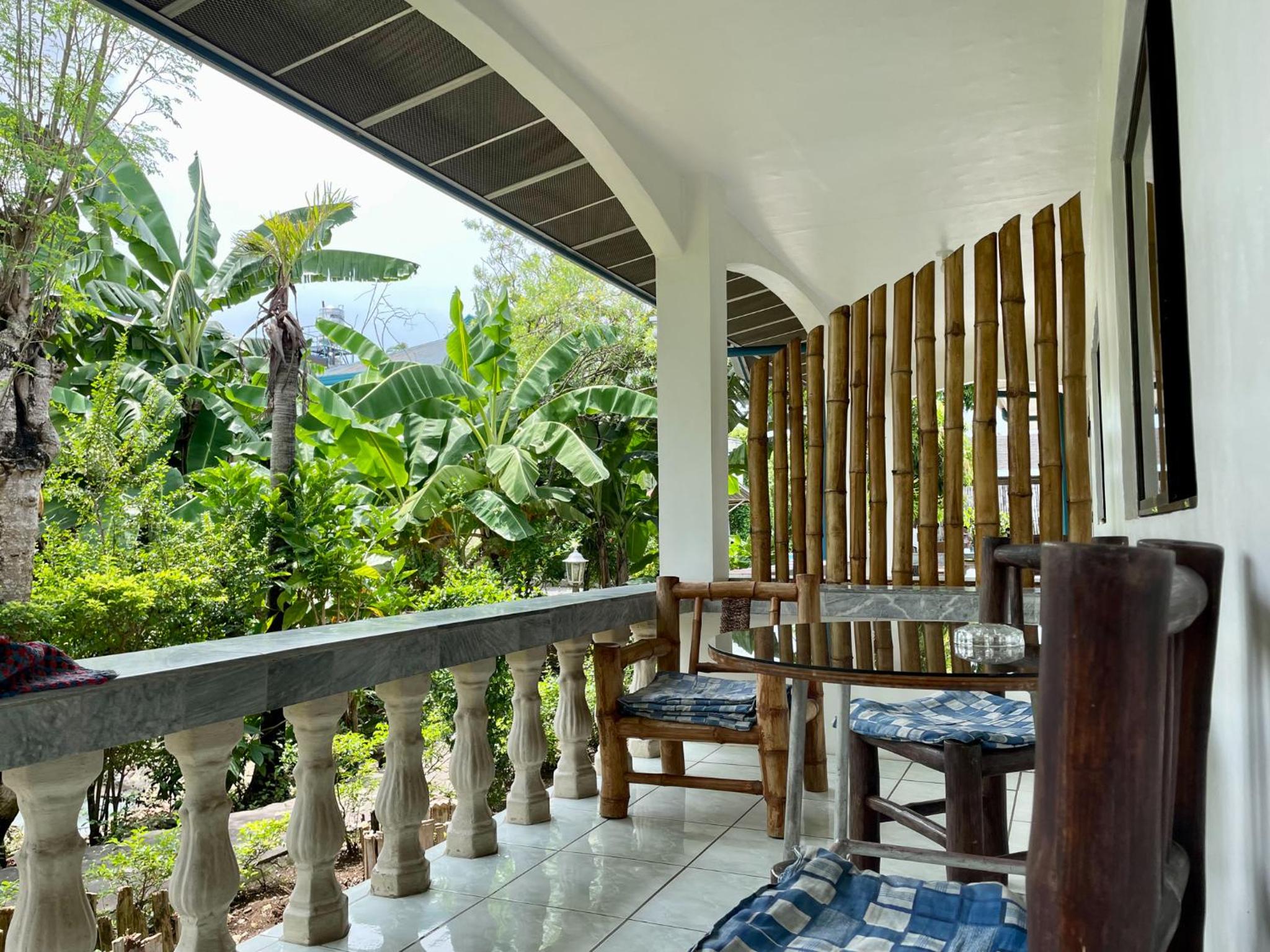 Lapu-Lapu Cottages & Restaurant