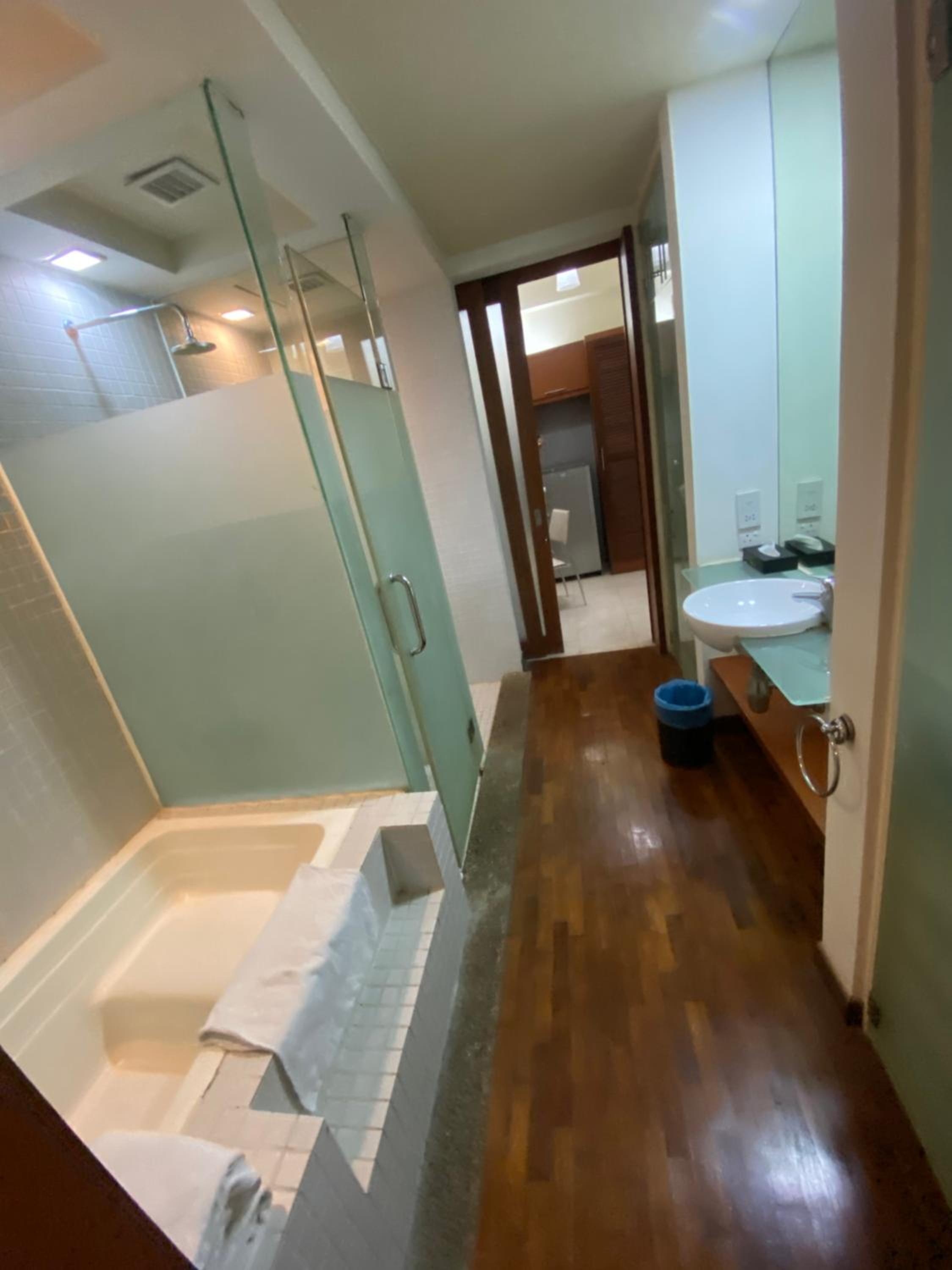 Peninsula Residences All Suite Hotel