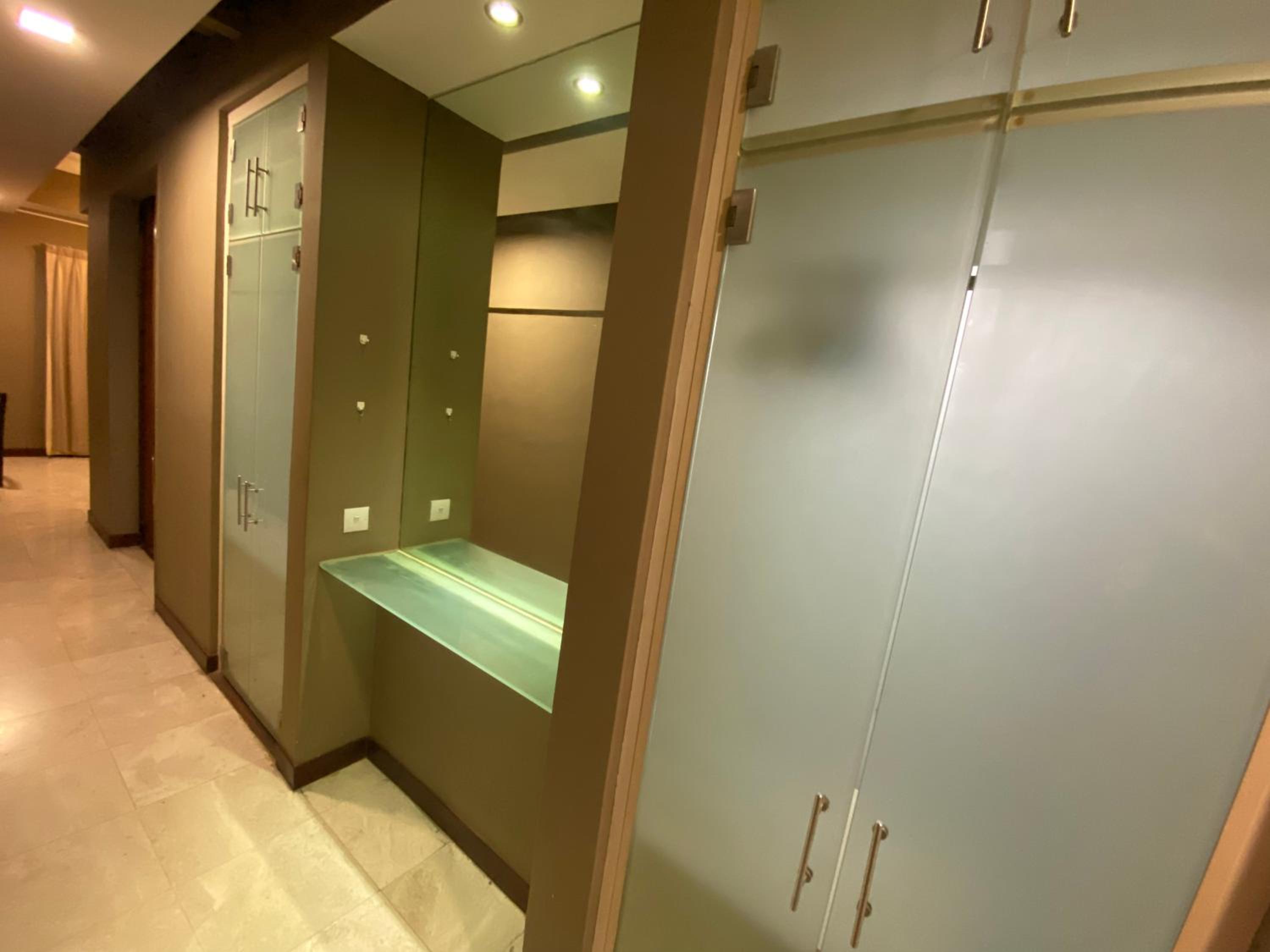 Peninsula Residences All Suite Hotel