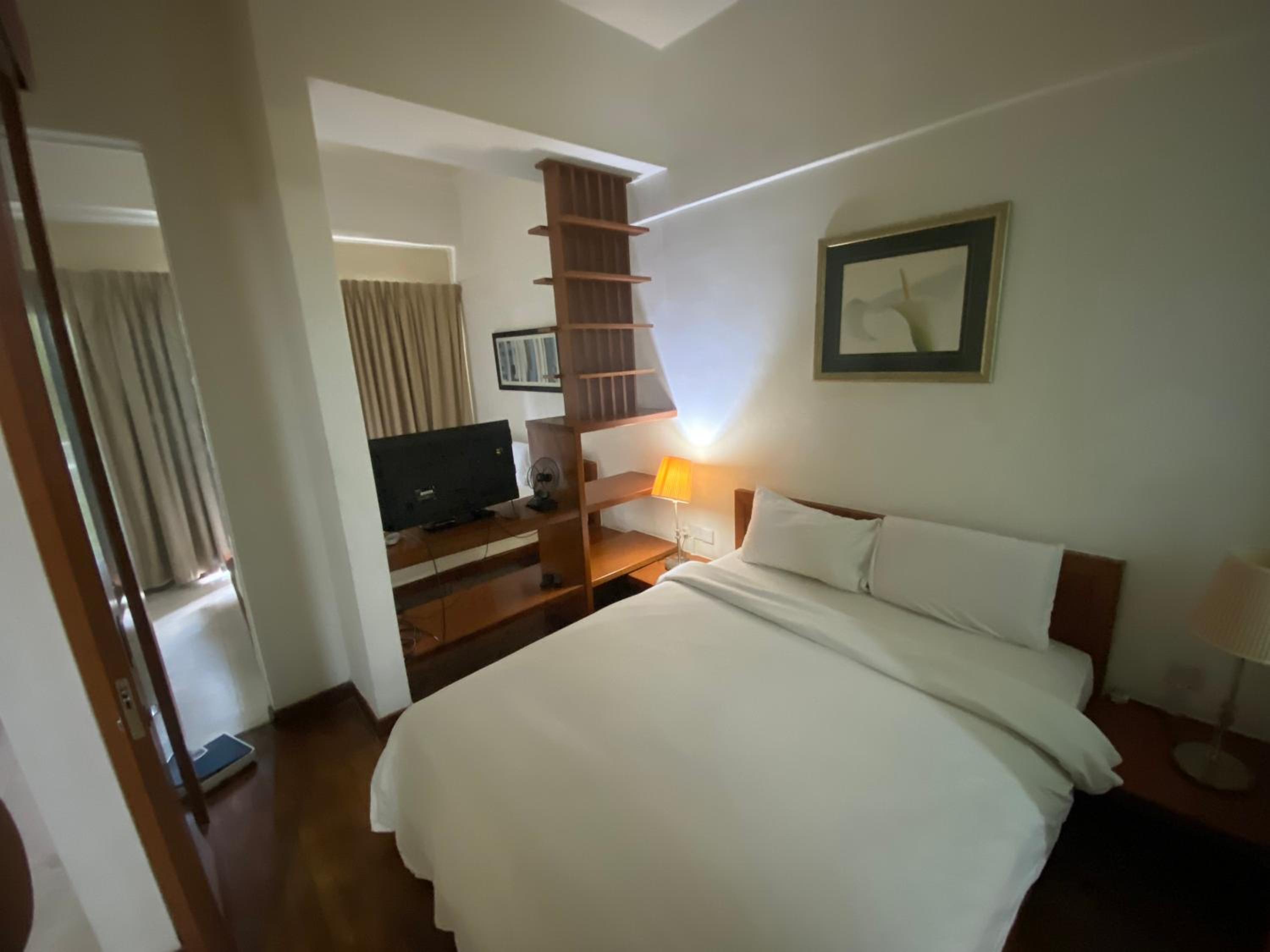 Peninsula Residences All Suite Hotel