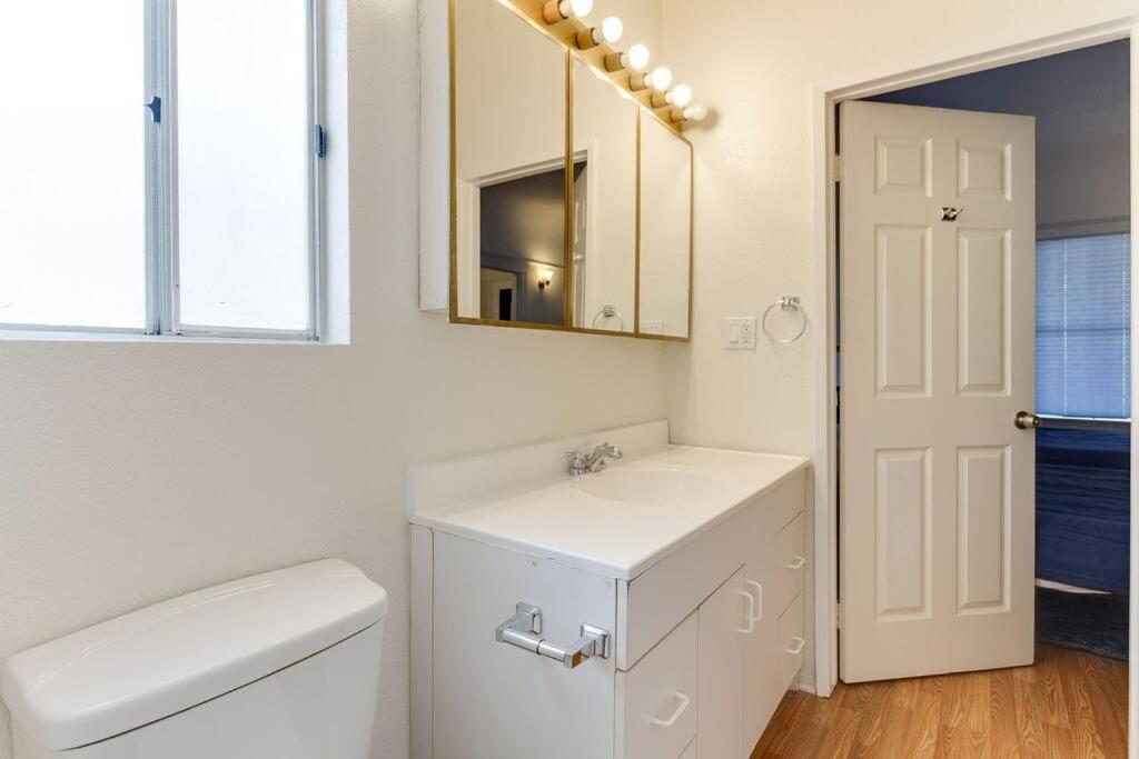 5 Bedroom Koreatown Charmer near DTLA