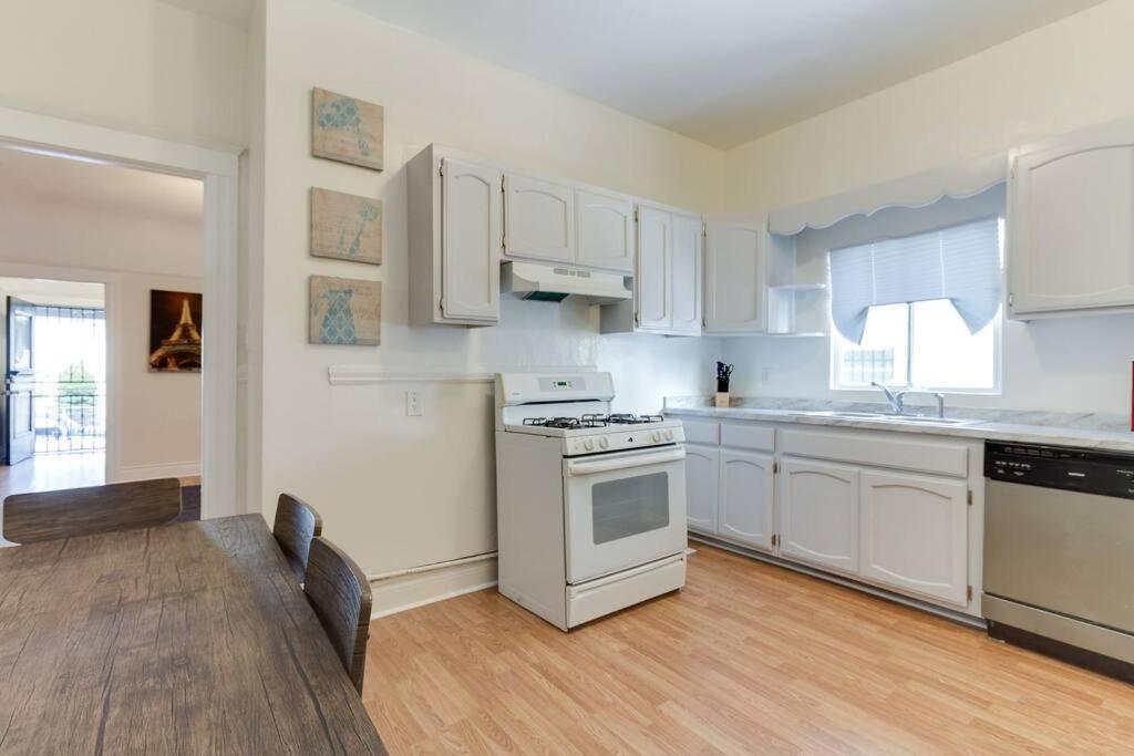 5 Bedroom Koreatown Charmer near DTLA