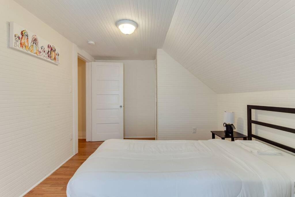 5 Bedroom Koreatown Charmer near DTLA
