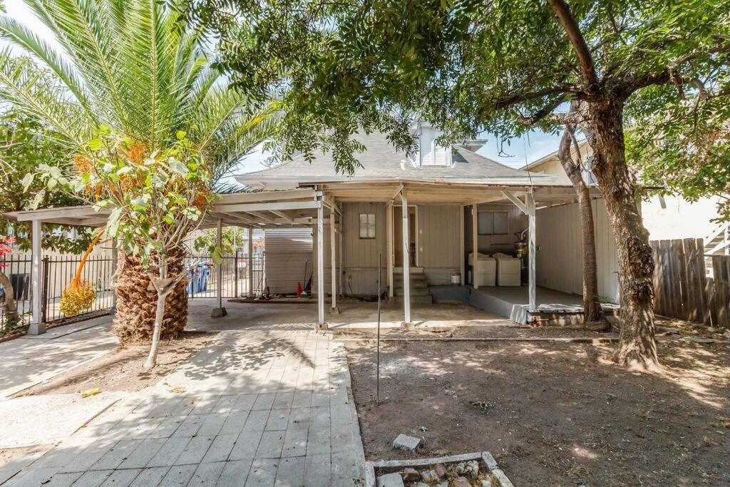 5 Bedroom Koreatown Charmer near DTLA
